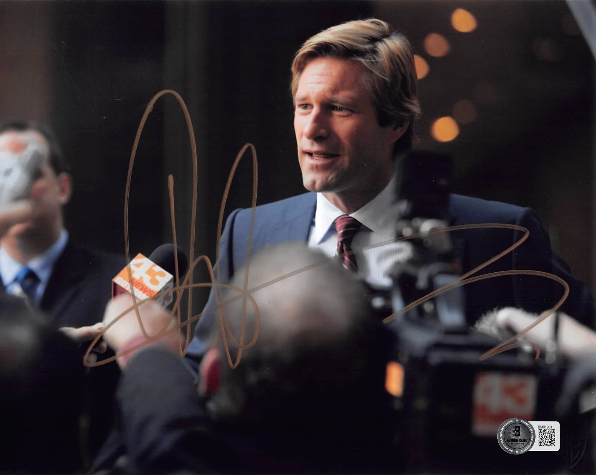 Aaron Eckhart Batman The Dark Knight Authentic Signed 8x10 Photo BAS #BM01931 - Image 2