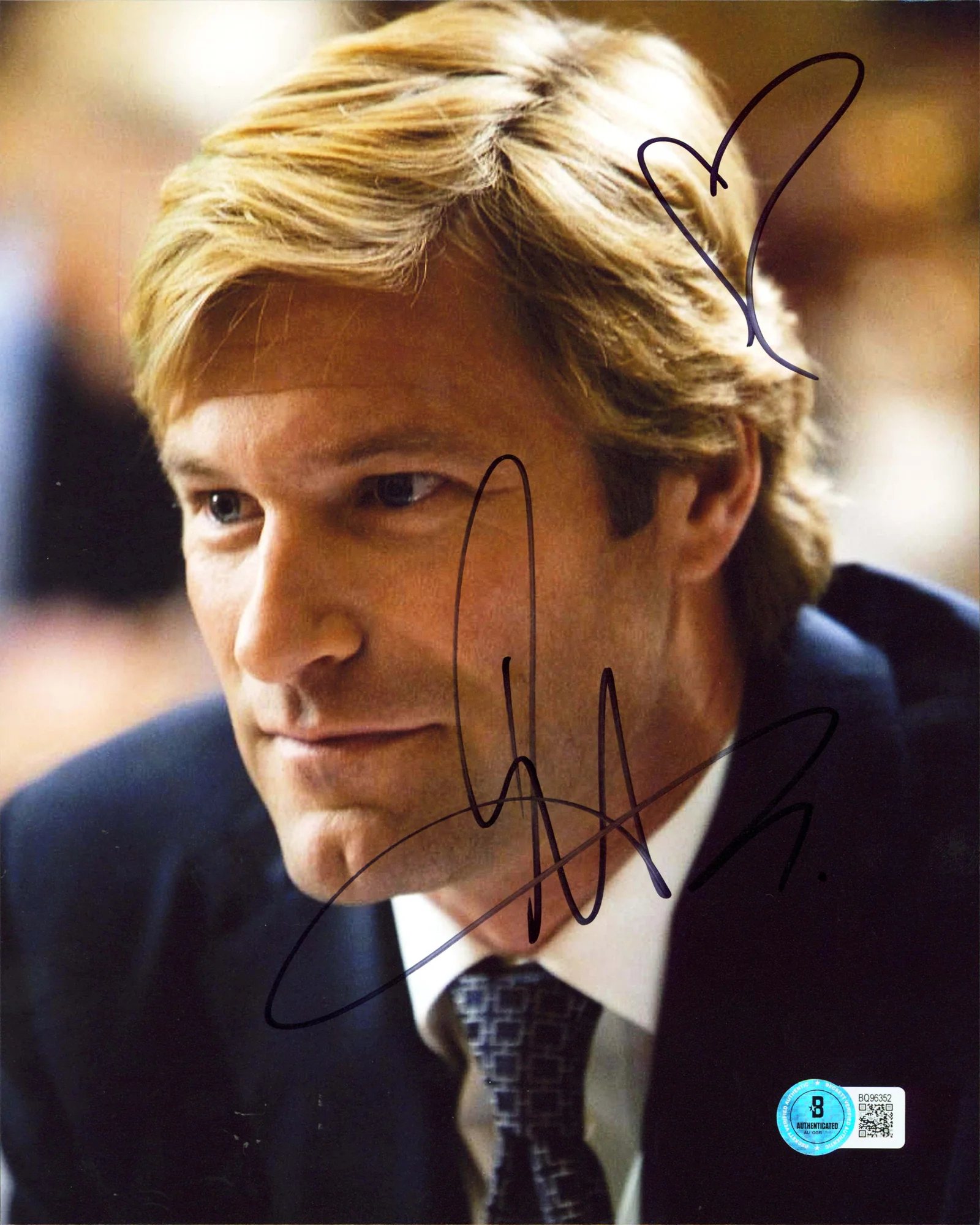 Aaron Eckhart Batman The Dark Knight Signed 8x10 Vertical Photo BAS #BQ96352 - Image 2