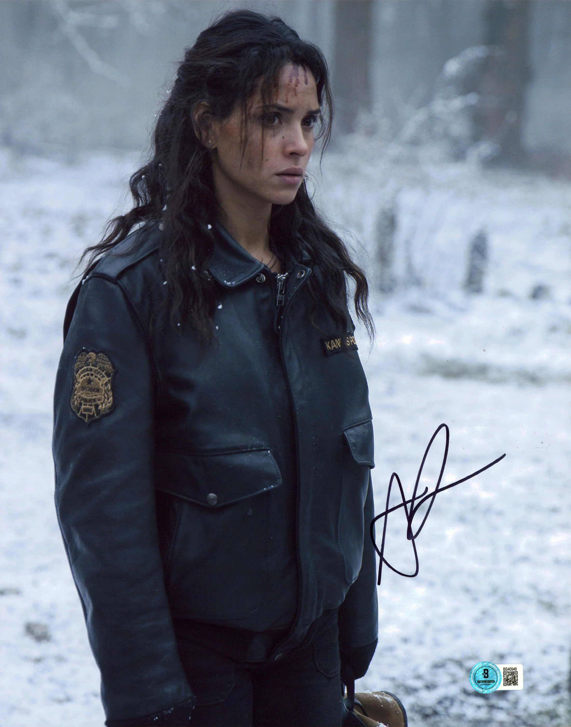 Adria Arjona Emerald City Authentic Signed 11x14 Vertical Photo BAS #BS40948