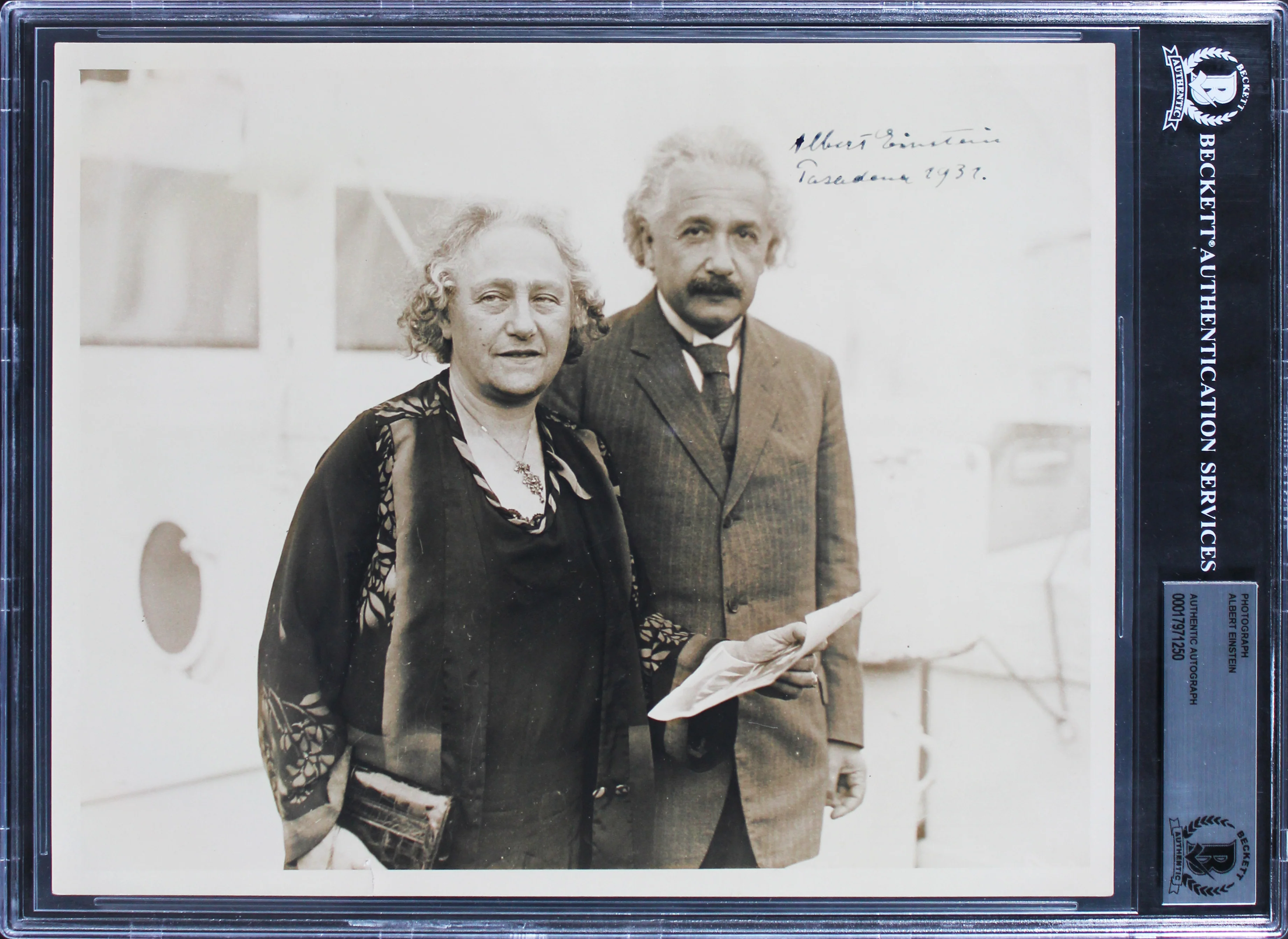 Albert Einstein "Pasadena 1931" Authentic Signed 8x10 Photo BAS Slabbed - Image 2