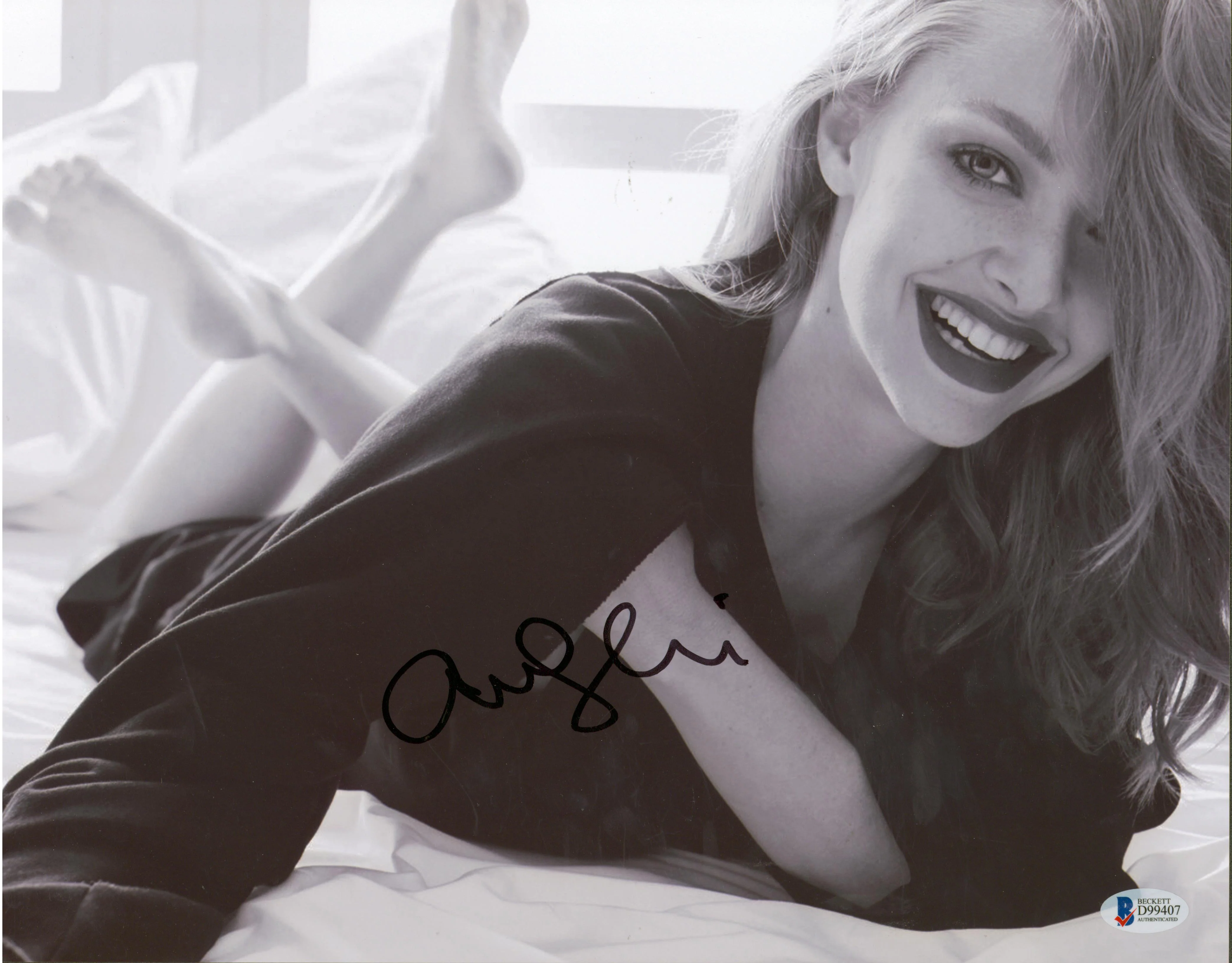 Amanda Seyfried Mean Girls Authentic Signed 11x14 Photo Autographed BAS #D99407 - Image 2