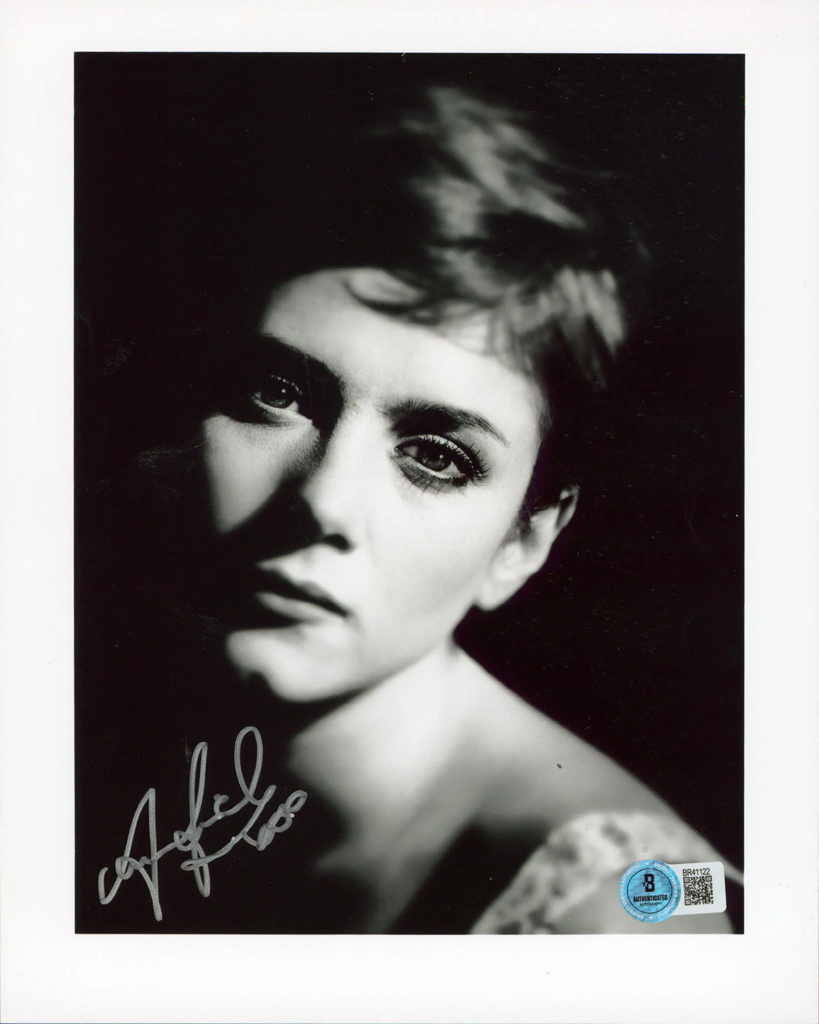 Anna Friel The Land Girls Authentic Signed 8x10 Vertical Photo BAS #BR41122 - Image 2