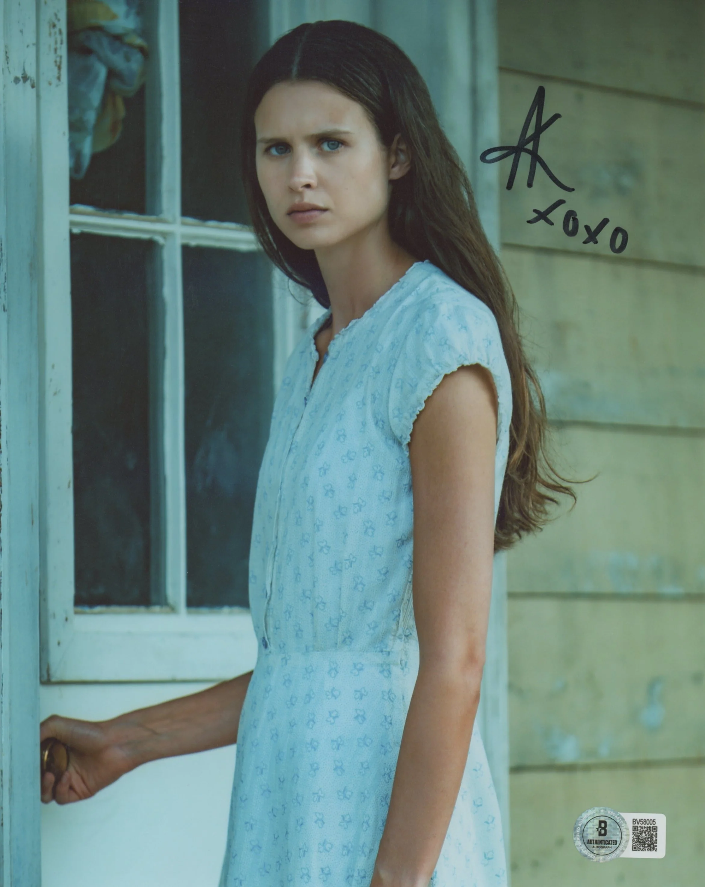 Avery Konrad From "XOXO" Authentic Signed 8x10 Photo Autographed BAS #BV58005 - Image 2