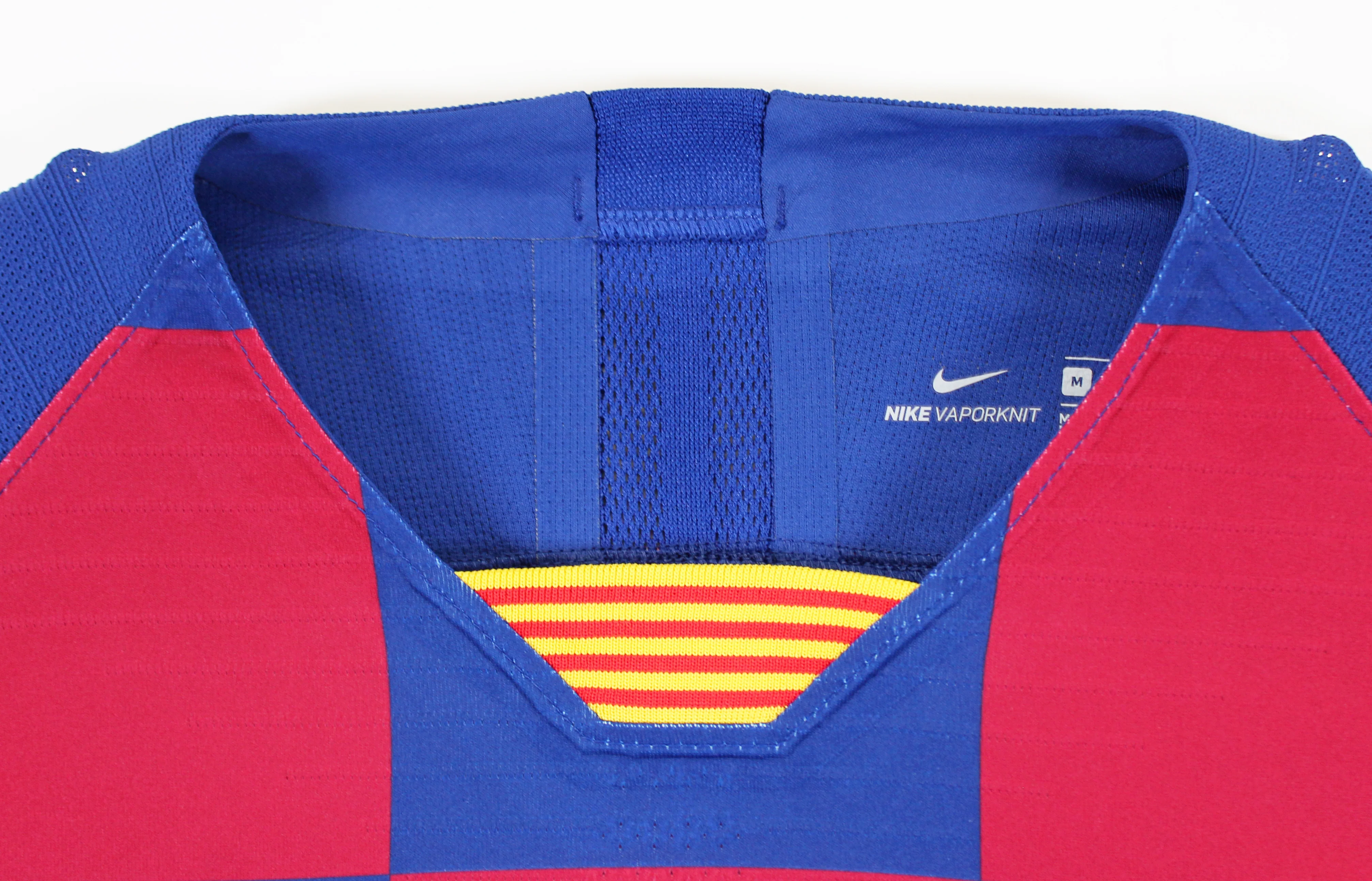 Barcelona Lionel Messi Authentic Signed Blue & Red Checkerboard Nike Jersey BAS - Image 5