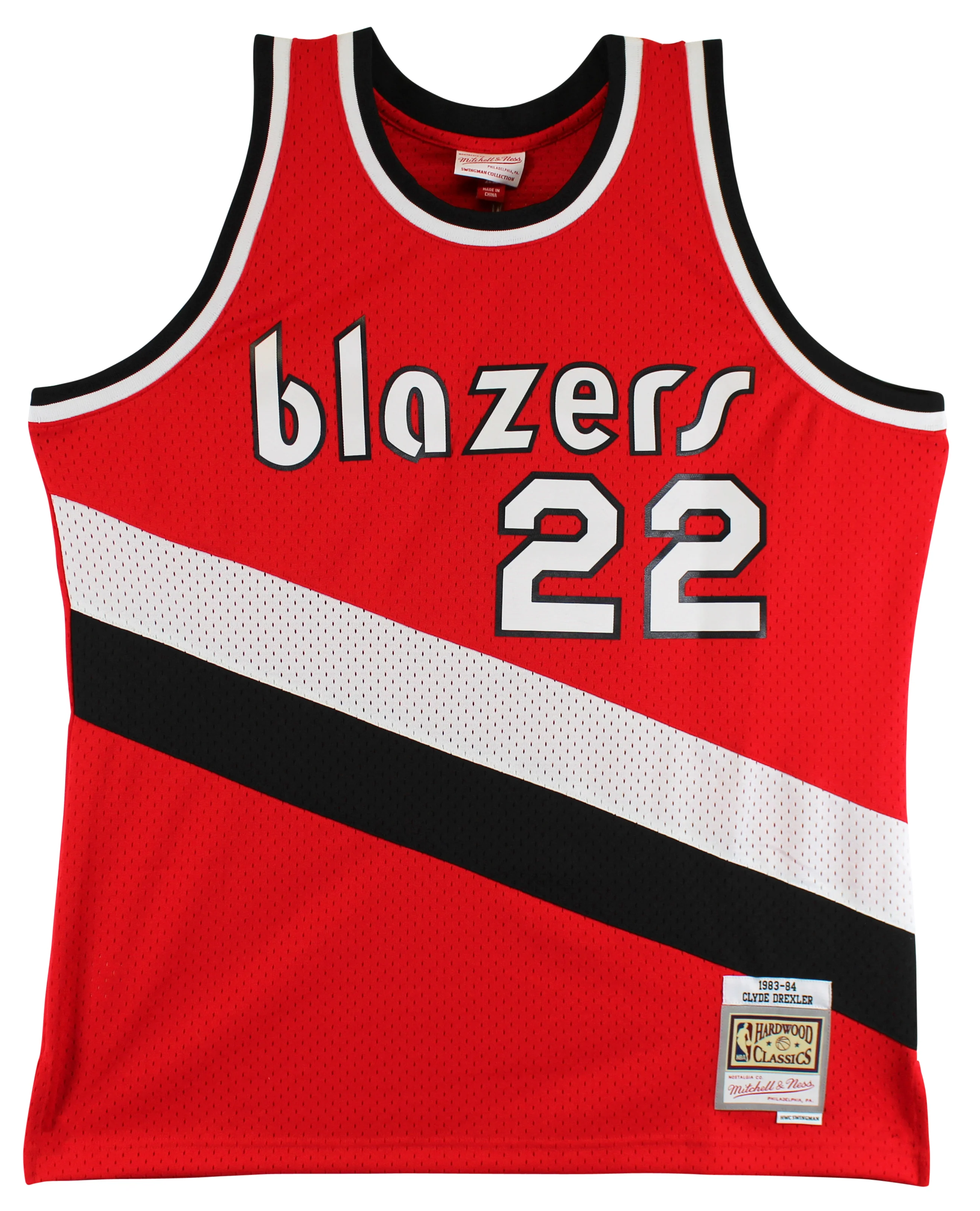 Blazers Clyde Drexler "HOF 04" Signed Red Mitchell & Ness Jersey BAS Witnessed - Image 4