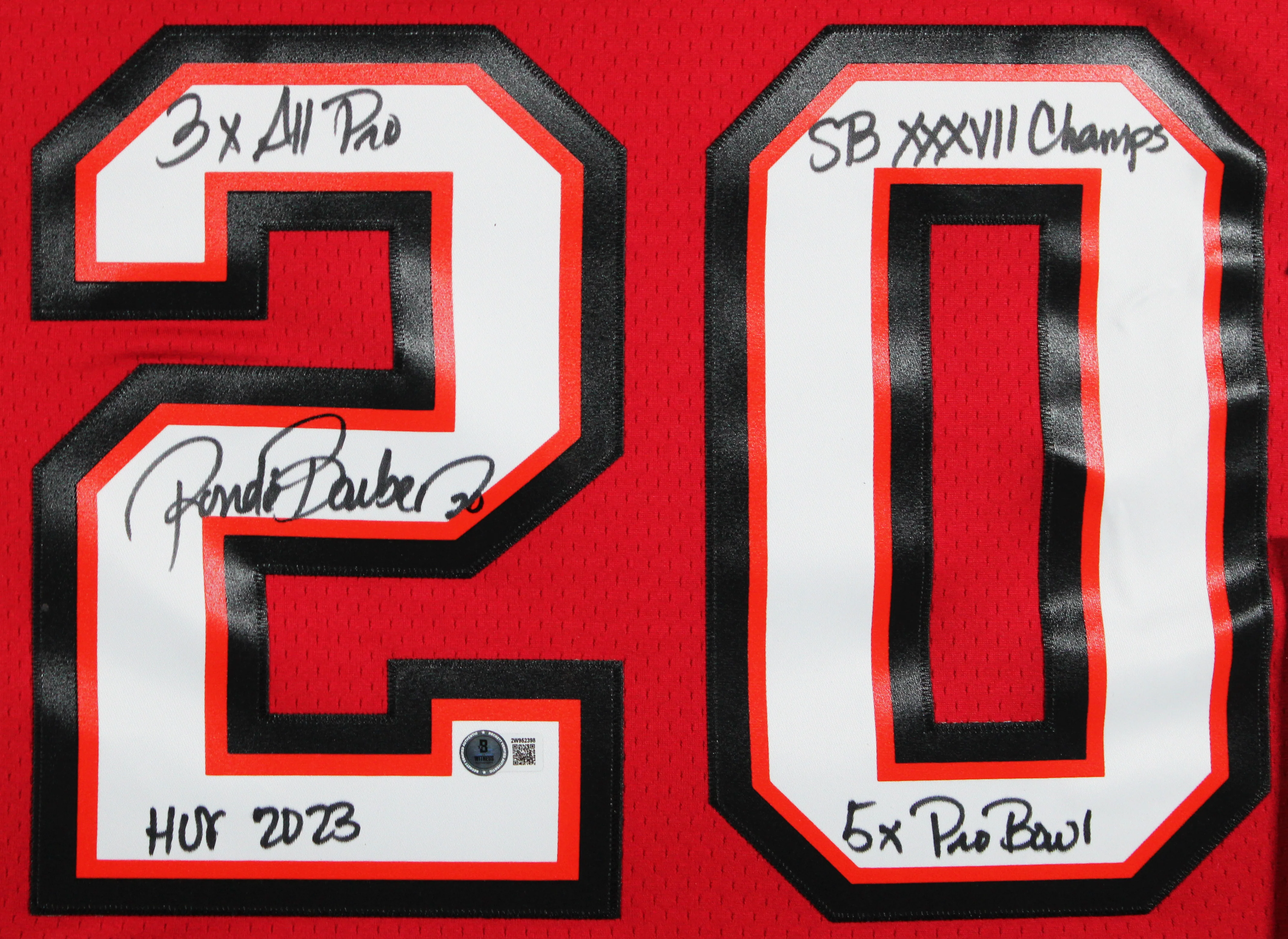 Buccaneers Ronde Barber "4x Insc" Signed Red M&N Throwback Framed Jersey BAS Wit - Image 3
