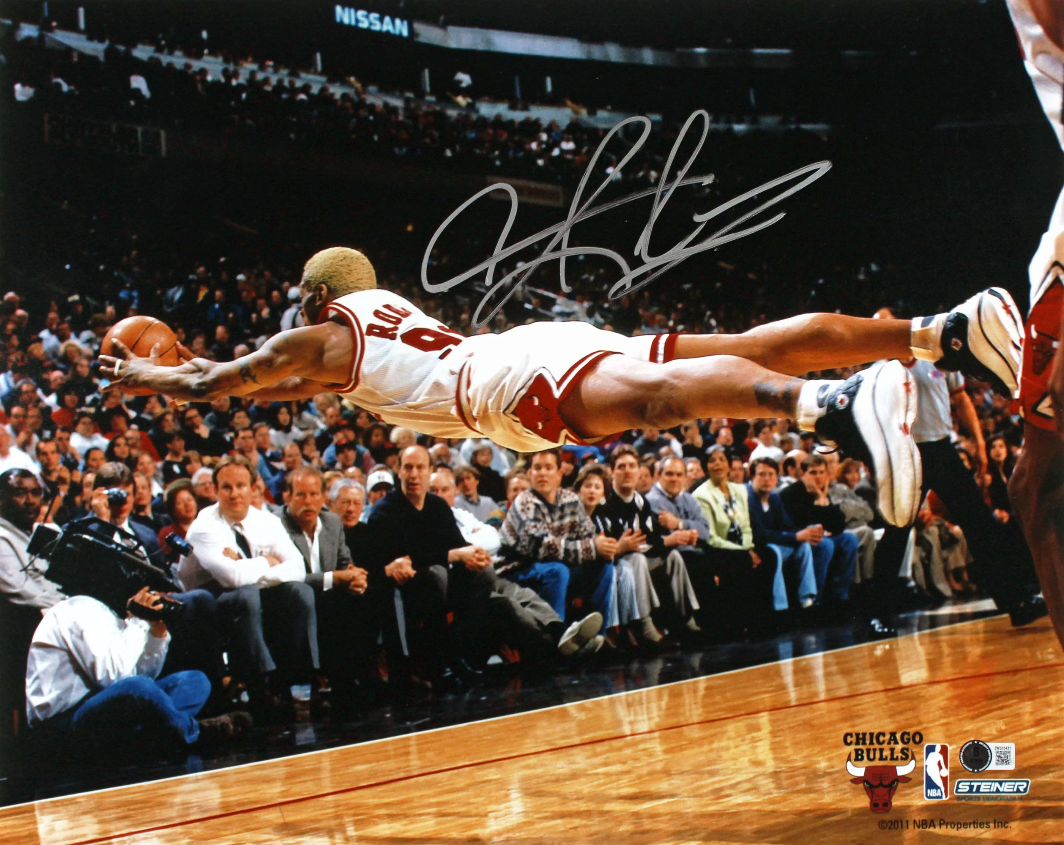 Bulls Dennis Rodman Authentic Signed 16x20 Horizontal Diving Photo BAS Witnessed - Image 2