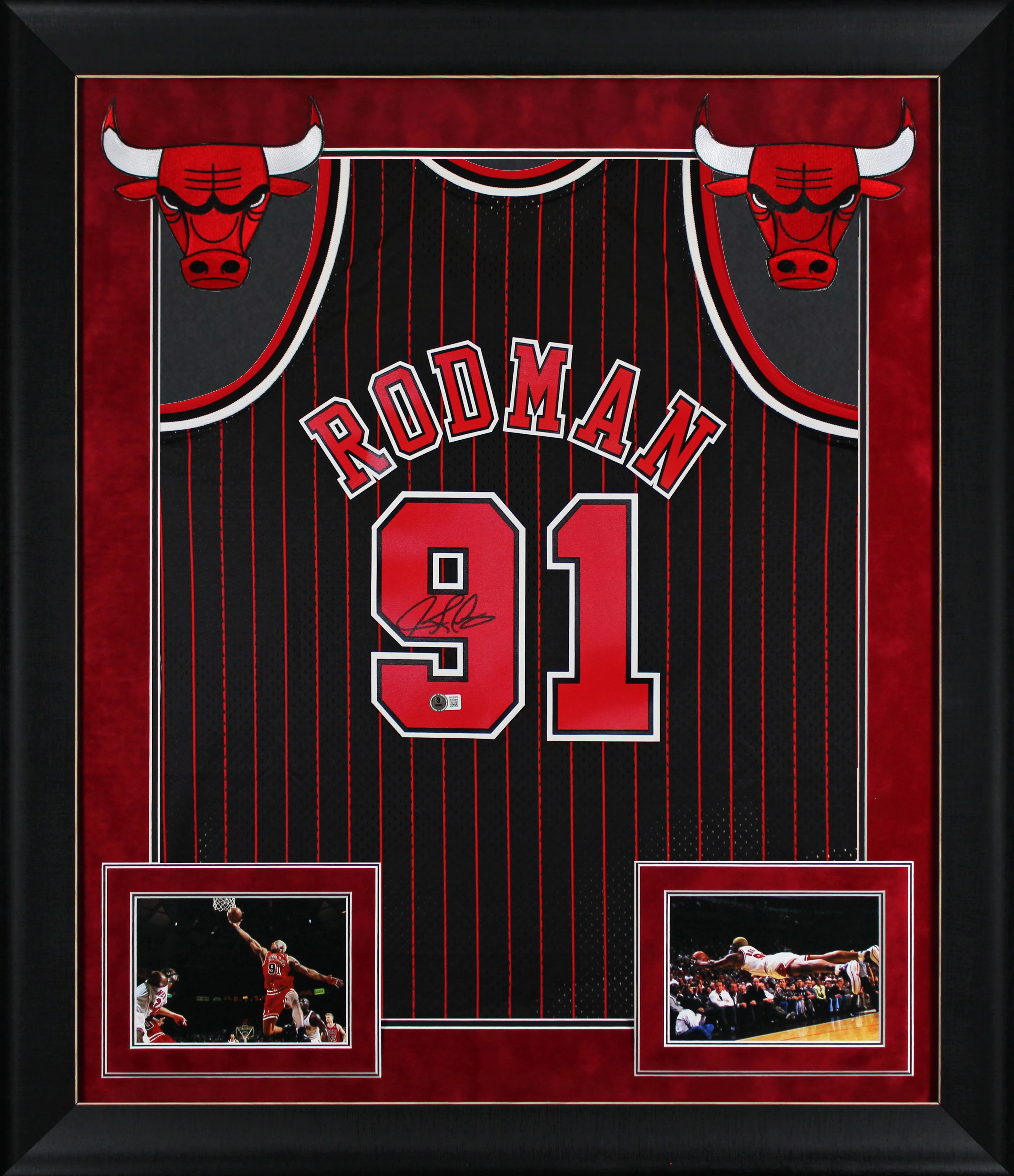 Bulls Dennis Rodman Signed Black 1995-96 M&N HWC Swingman Framed Jersey BAS W - Image 2