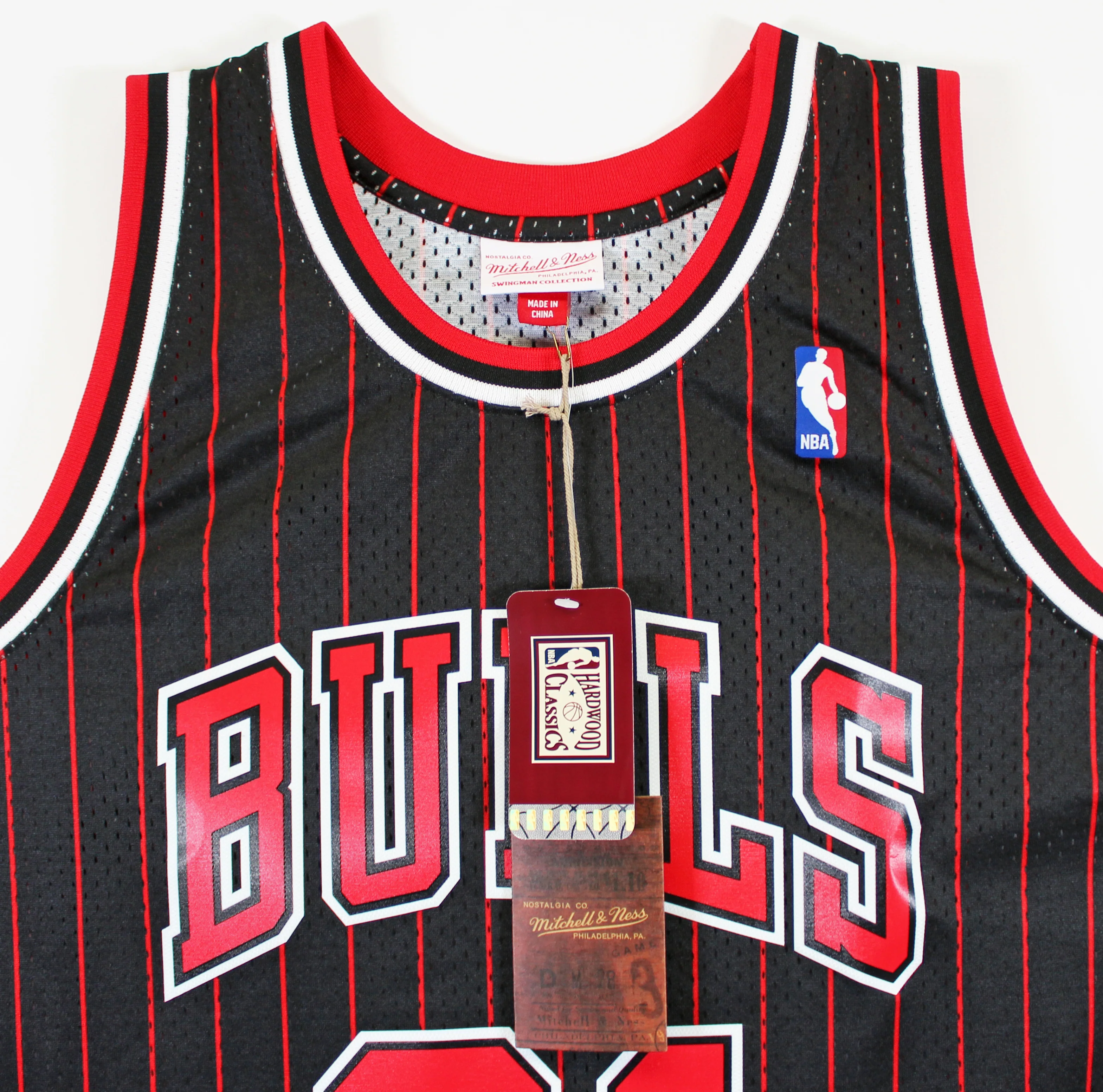 Bulls Dennis Rodman Signed Black M&N HWC Swingman Jersey w/ Black Sig BAS Wit - Image 6