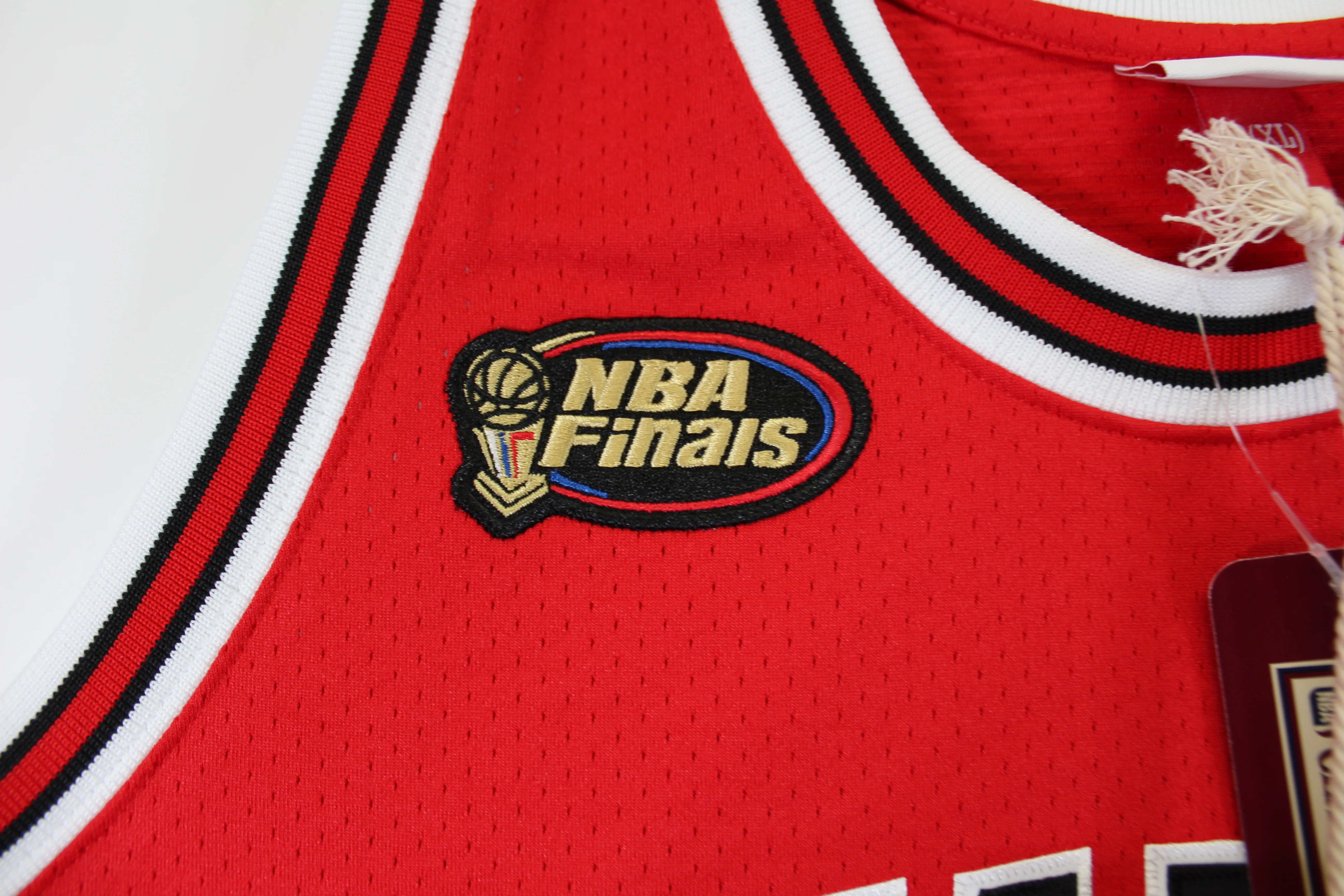 Bulls Michael Jordan Signed 97-98 Red M&N HWC Authentic Jersey UDA #BAJ78459 - Image 8