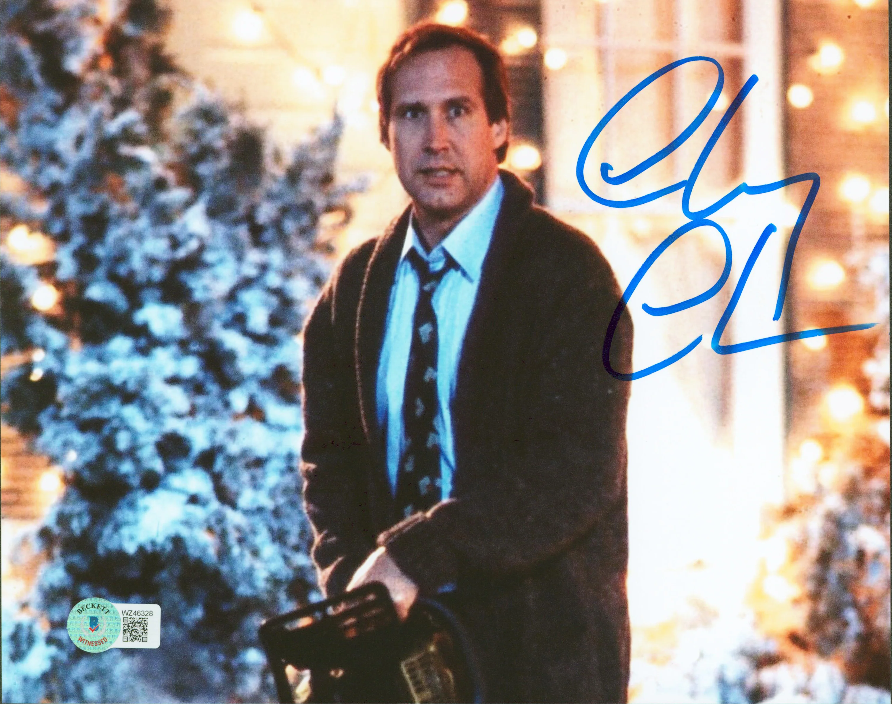 Chevy Chase Christmas Vacation Authentic Signed 8x10 Photo w/ Chainsaw BAS Wit - Image 2