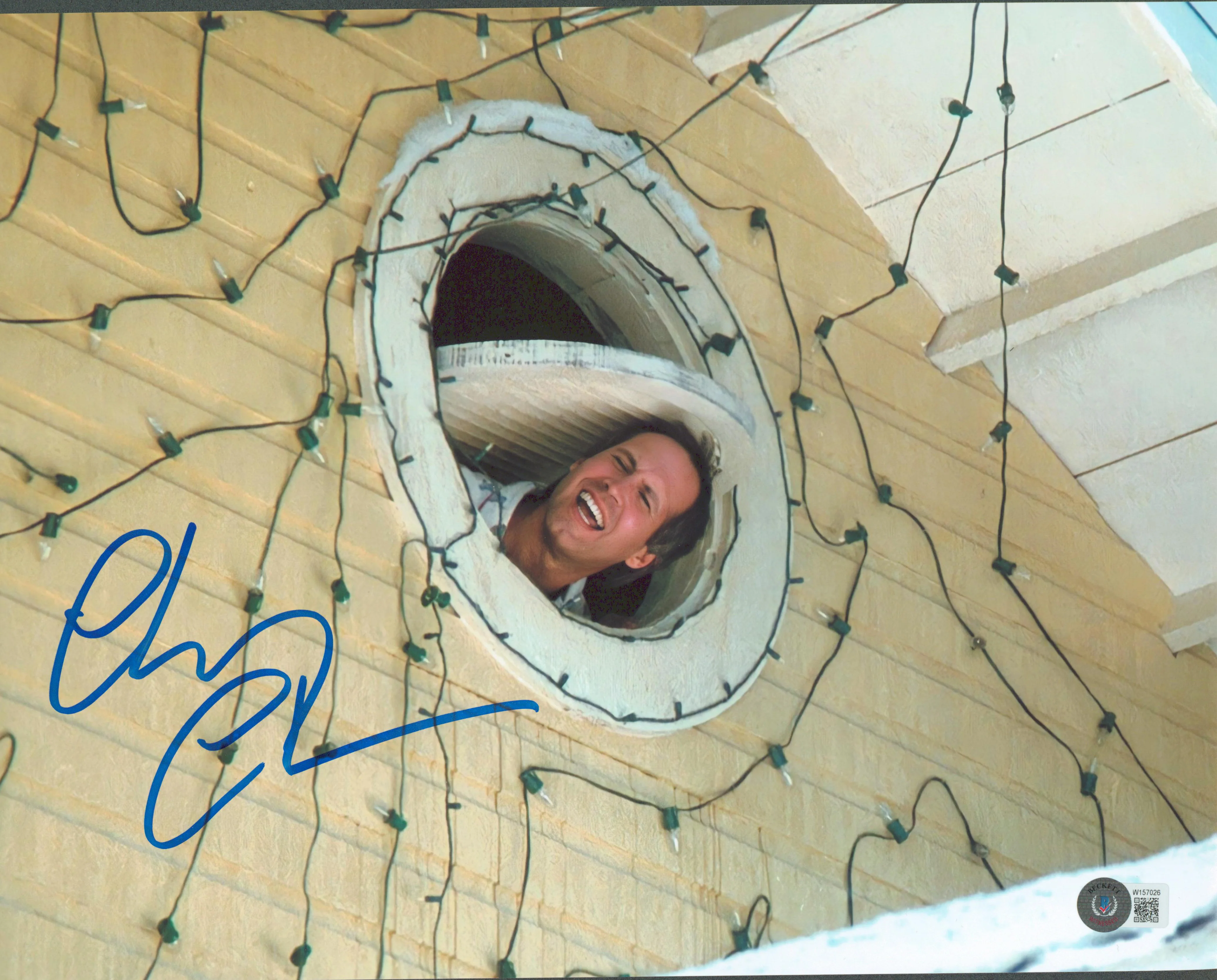 Chevy Chase Christmas Vacation Signed 11x14 Attic Window Photo BAS Witnessed - Image 2