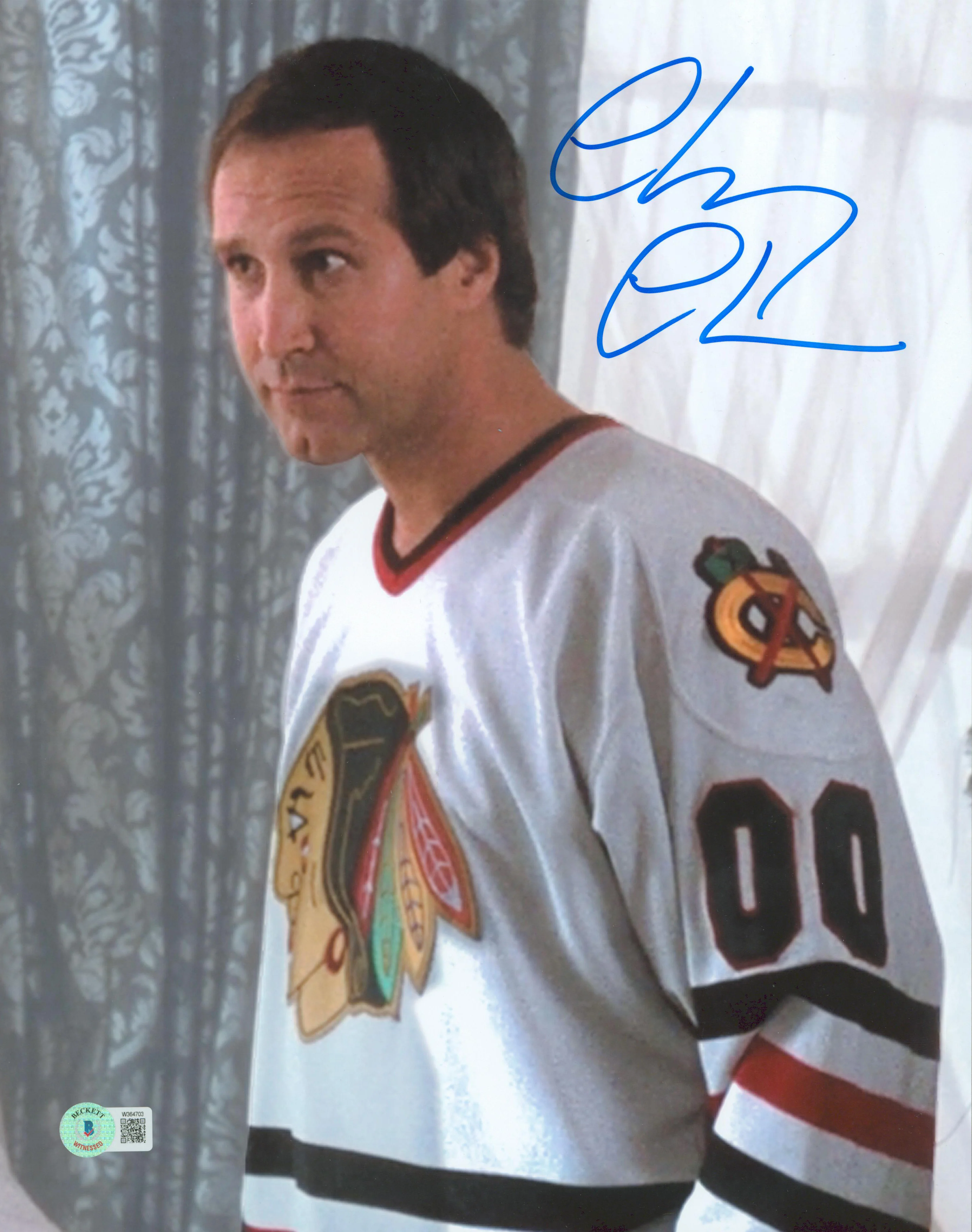 Chevy Chase Christmas Vacation Signed 11x14 Blackhawks Jersey Photo BAS Witness - Image 2