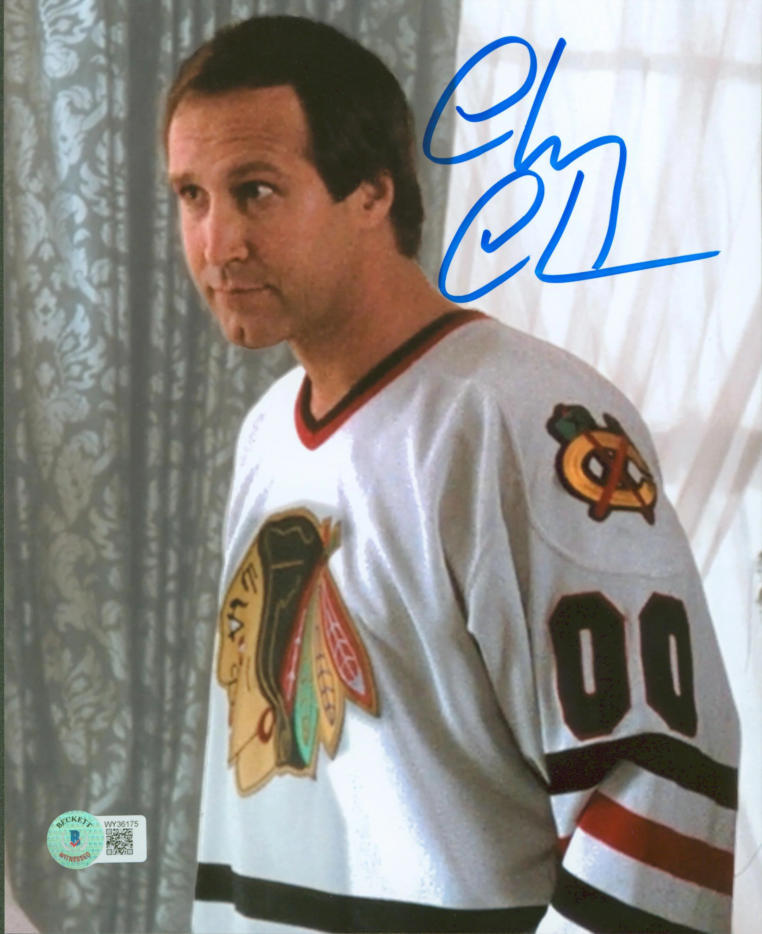 Chevy Chase Christmas Vacation Signed 8x10 Photo Blackhawks Jersey BAS Witnessed - Image 2