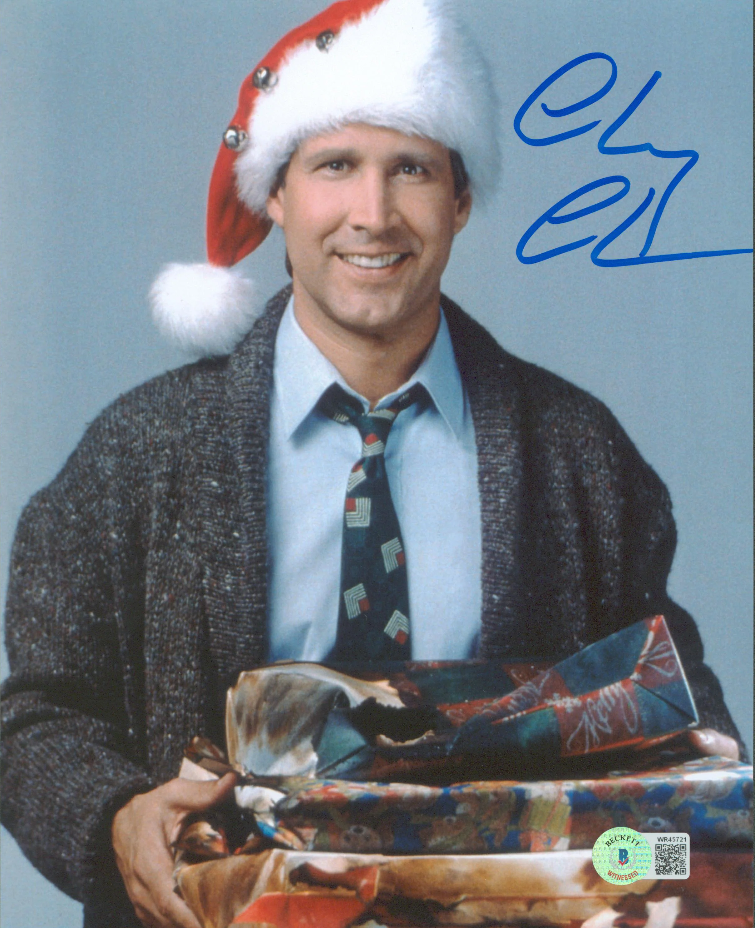 Chevy Chase Christmas Vacation Signed 8x10 Vertical Presents Photo BAS Witnessed - Image 2