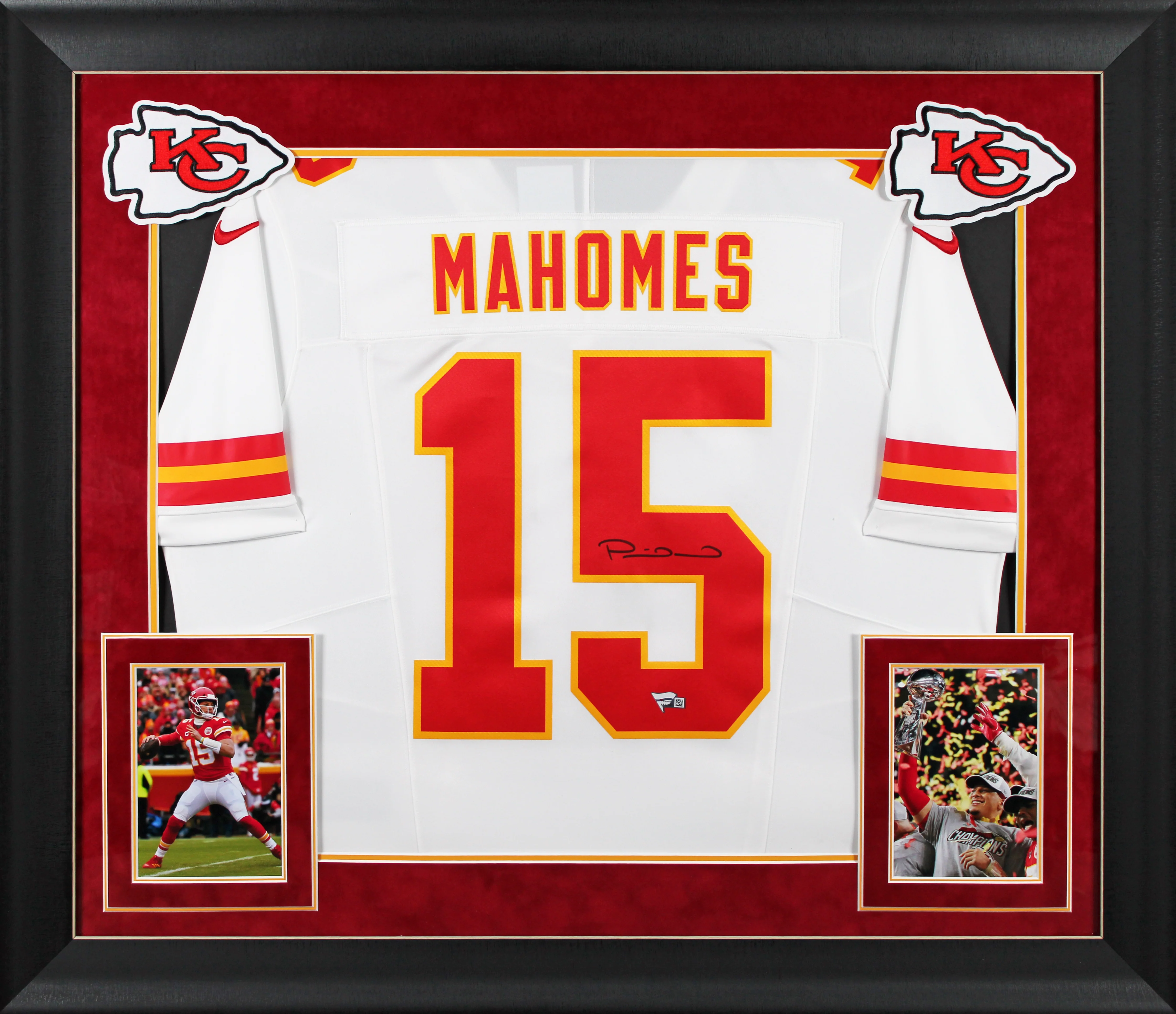 Chiefs Patrick Mahomes Signed White Nike Limited Framed Jersey Fanatics - Image 2
