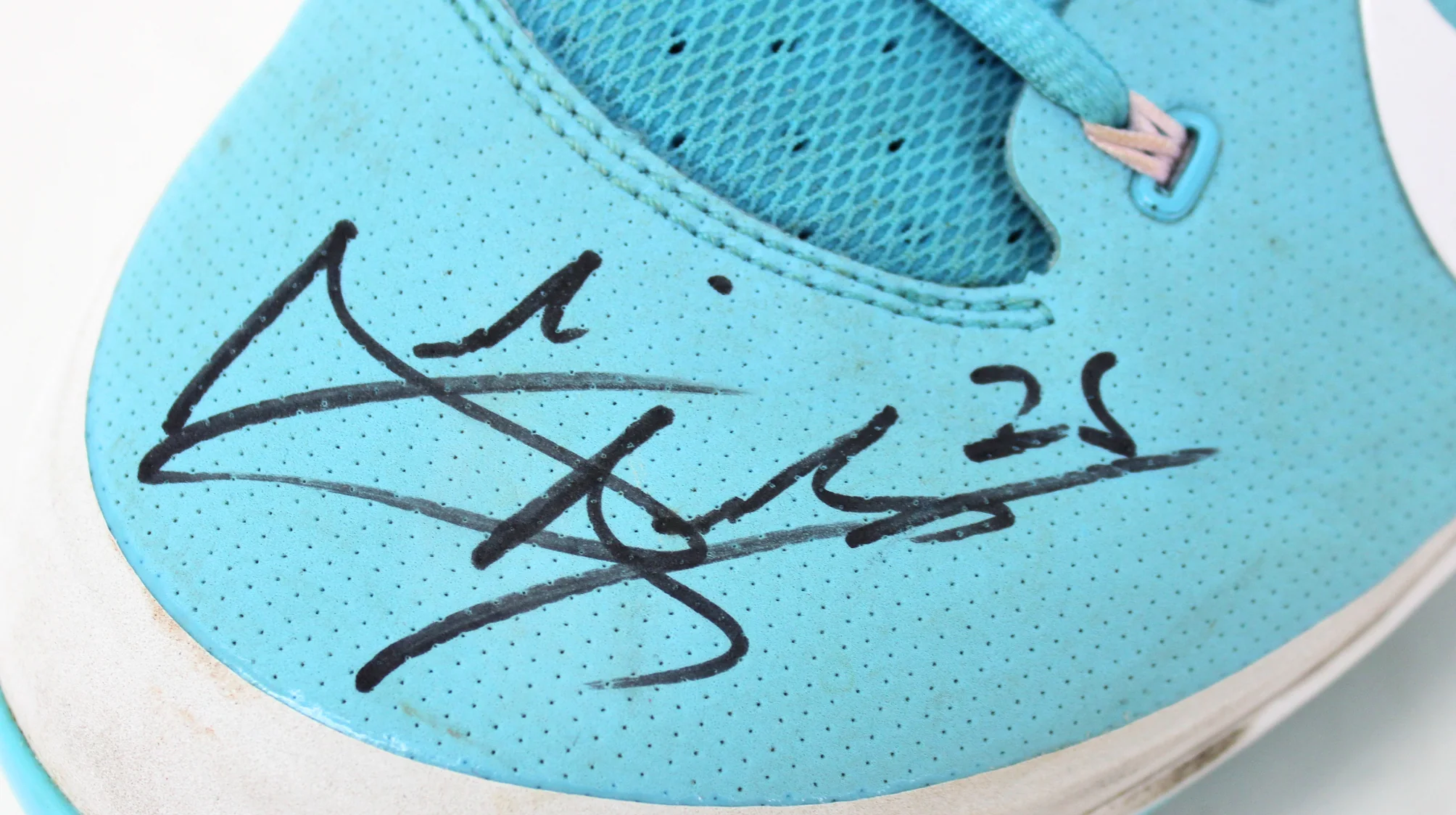 D-Backs Archie Bradley Signed 2018 Game Used Blue Nike Air Clipper Cleats BAS - Image 4