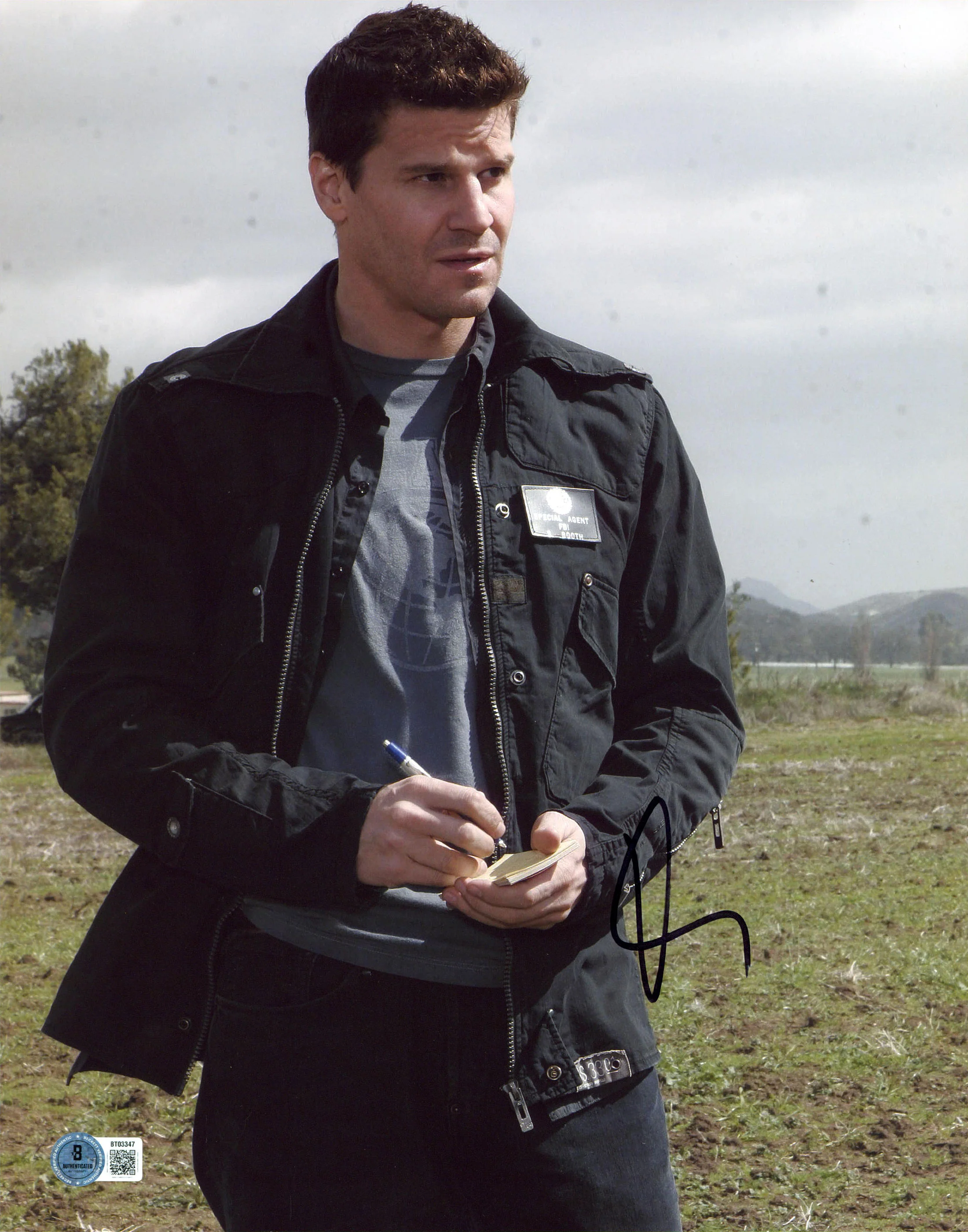 David Boreanaz Bones Authentic Signed 11x14 Vertical Photo BAS #BT03347 - Image 2