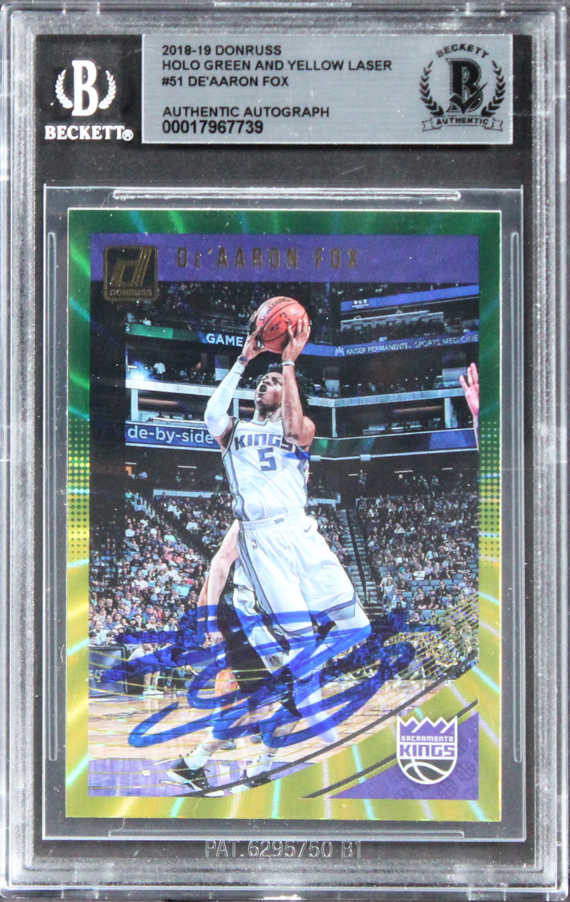 De'Aaron Fox Signed 2018 Donruss Holo Green And Yellow Laser #51 Card BAS Slab - Image 2