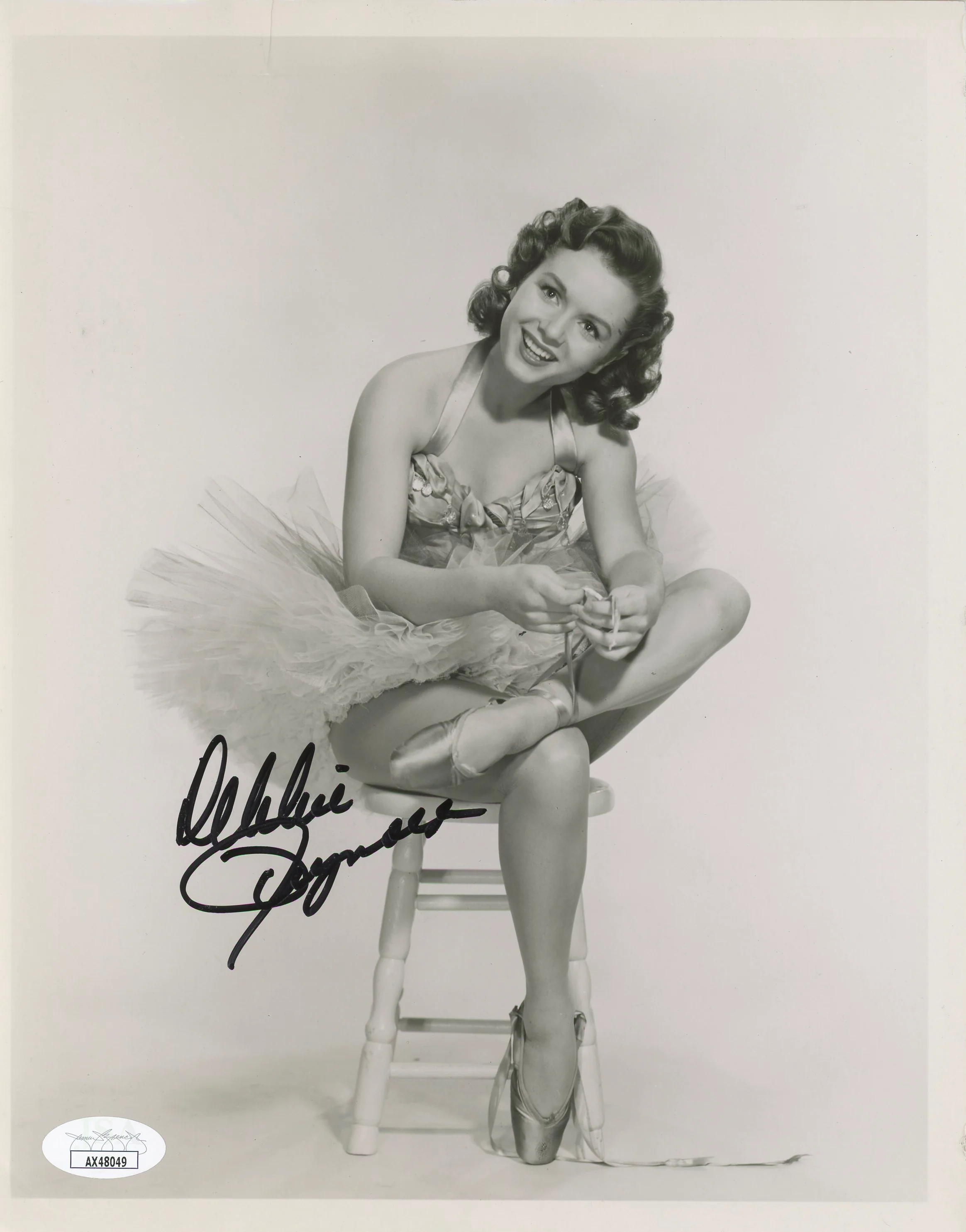 Debbie Reynolds Singin' in the Rain Authentic Signed 8x10 Photo JSA #AX48049