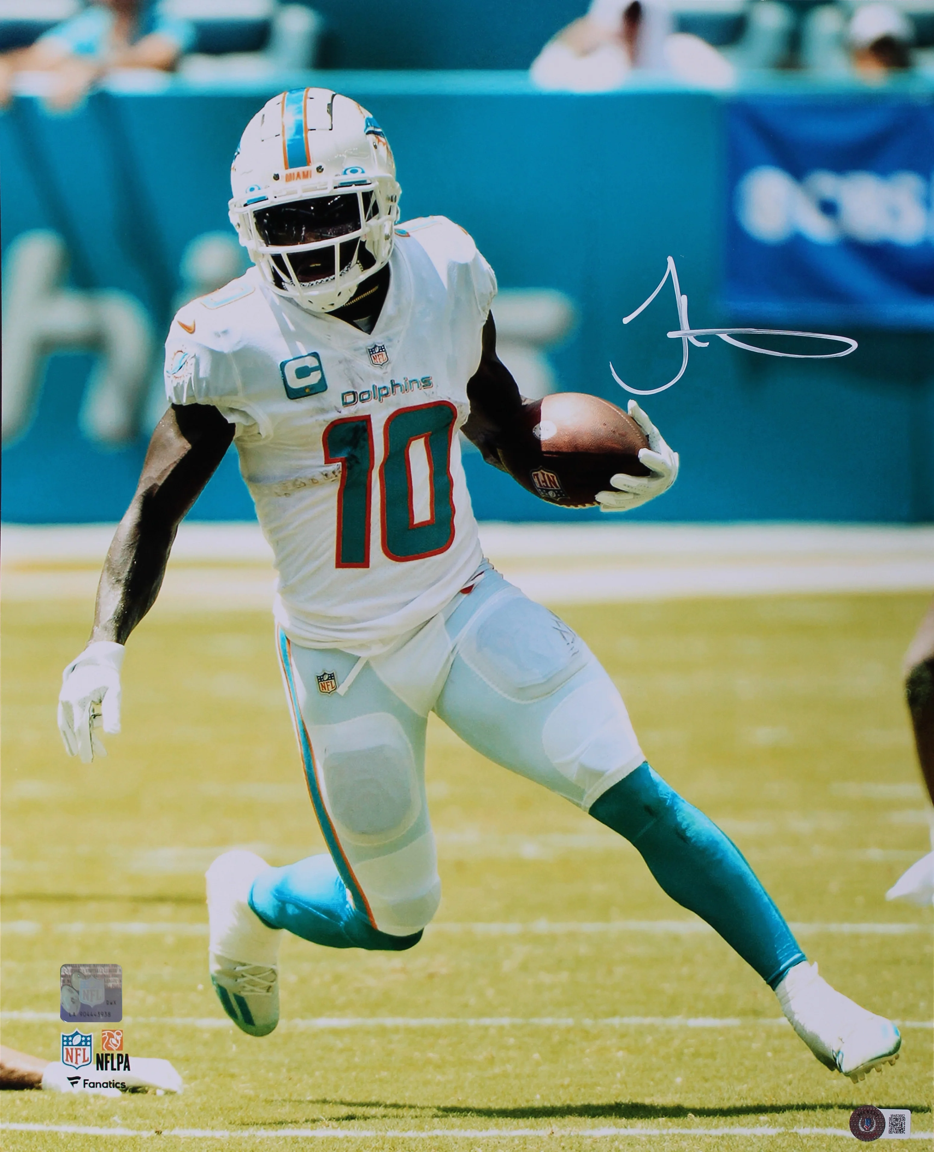 Dolphins Tyreek Hill Authentic Signed 16x20 Vertical Photo BAS Witnessed - Image 2