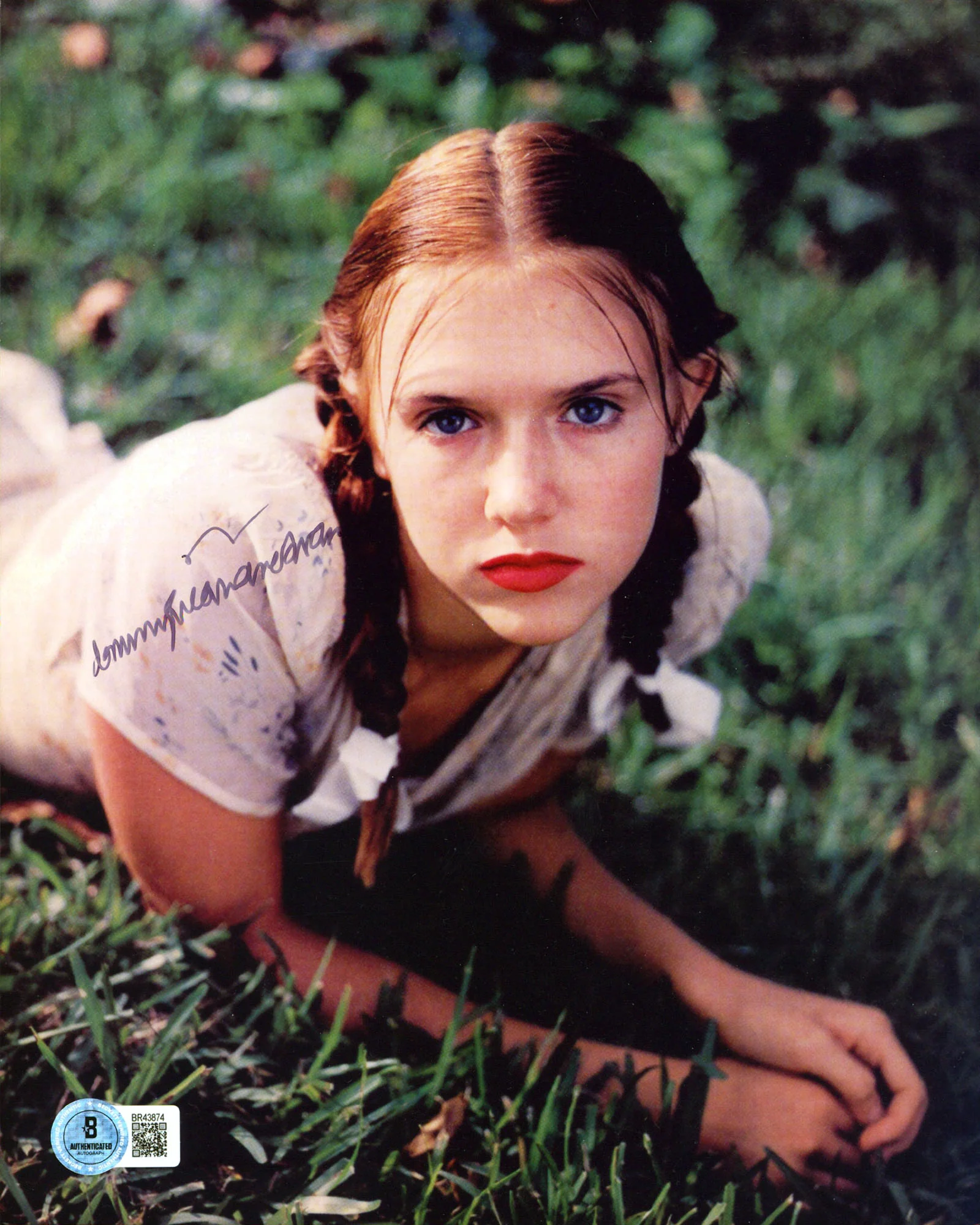 Dominique Swain Lolita Authentic Signed 8x10 Vertical Photo BAS #BR43874