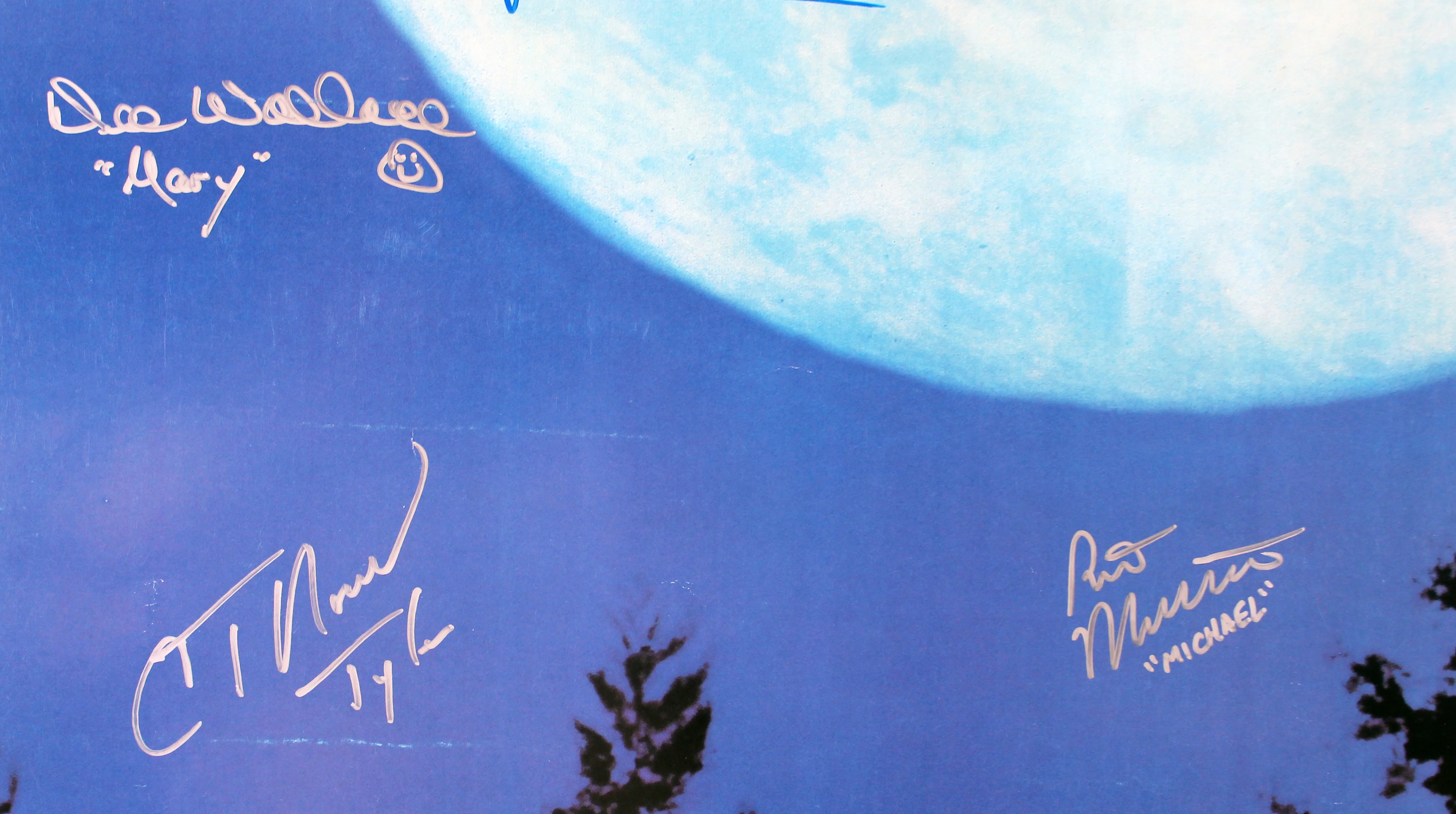 E.T. (6) Spielberg, Barrymore Signed 26.5x38.5 Linen Backed Poster BAS #C96113 - Image 4