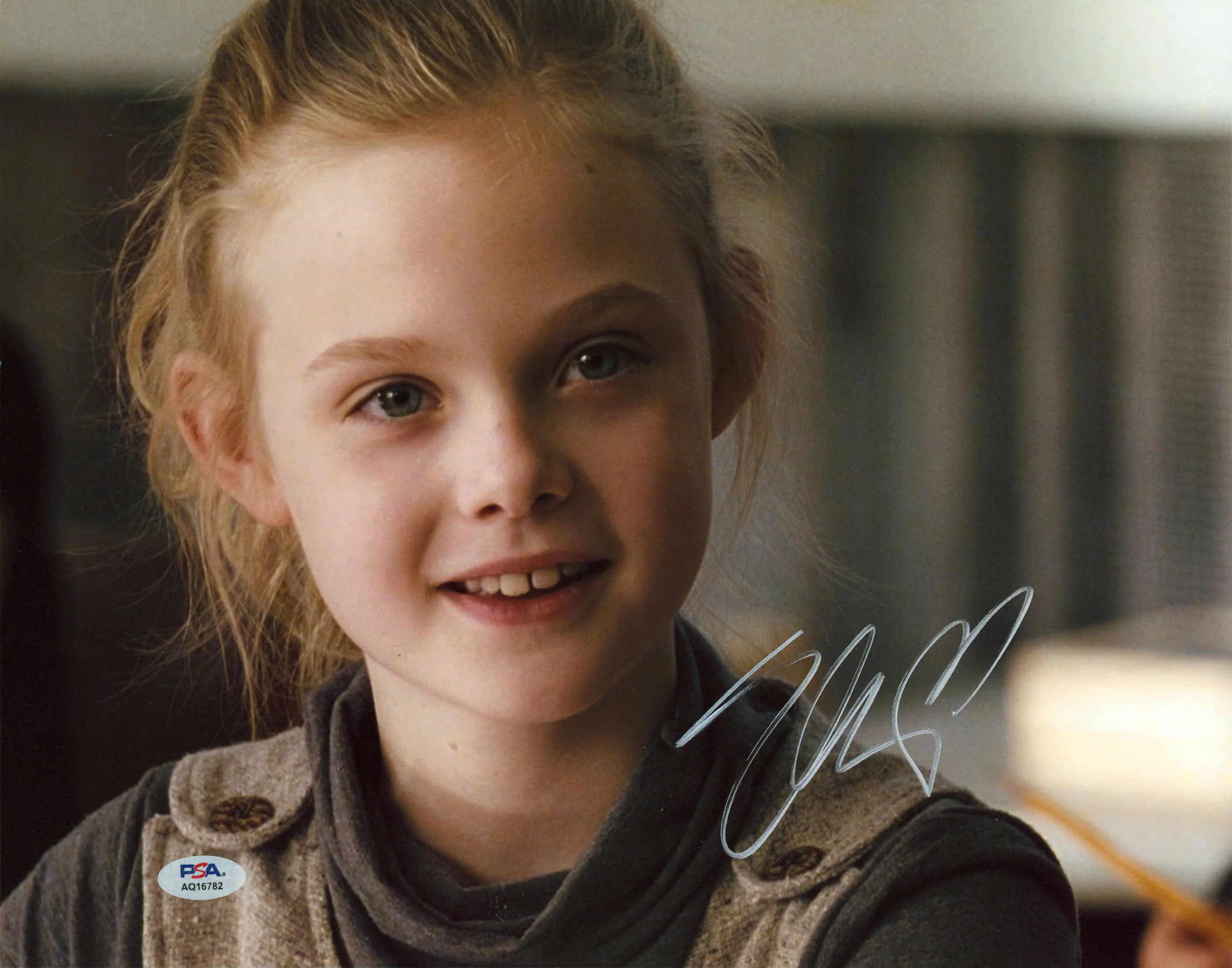 Elle Fanning Phoebe In Wonderland Authentic Signed 11x14 Photo PSA/DNA #AQ16782 - Image 2