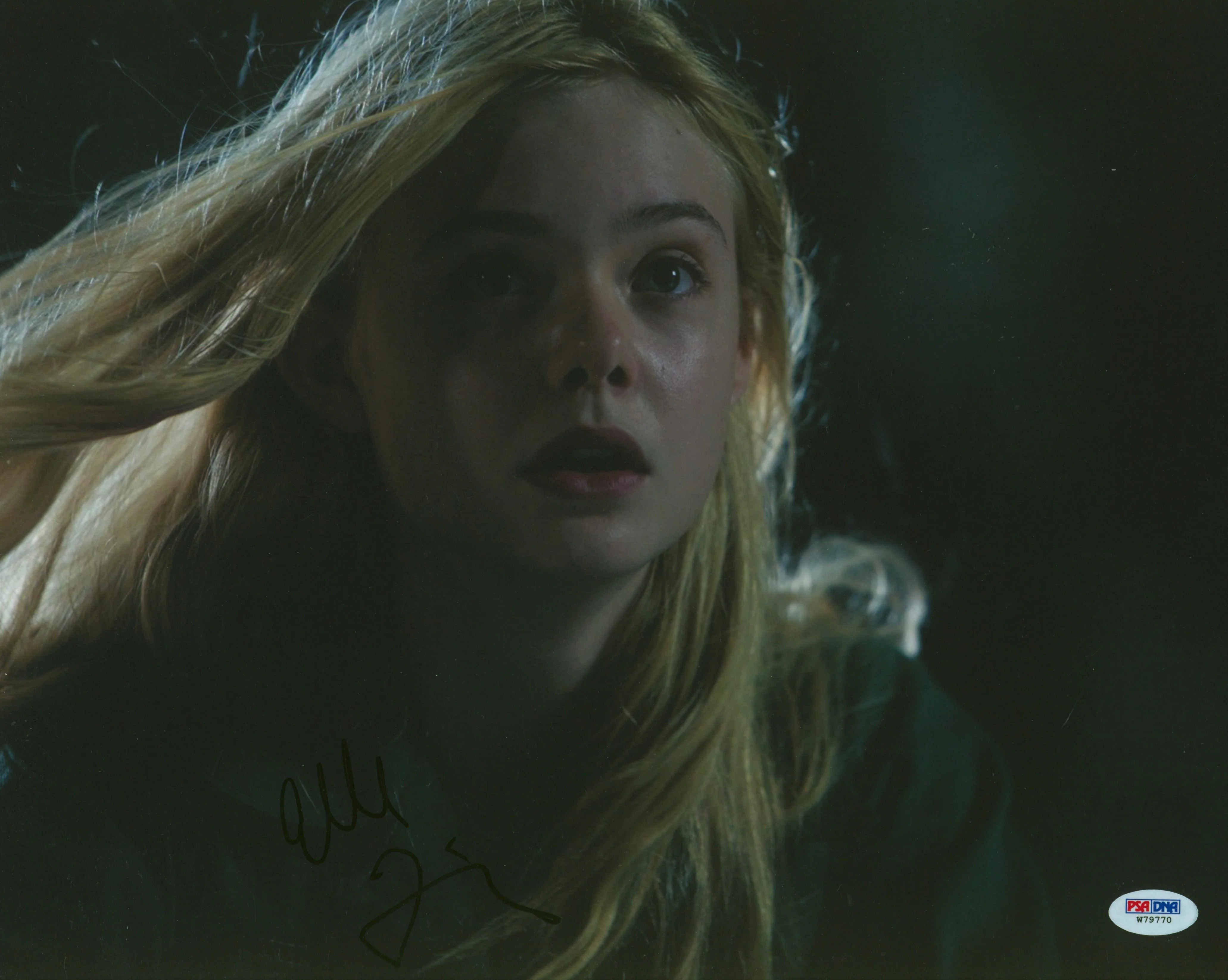 Elle Fanning Super 8 Signed Authentic 11X14 Photo Autographed PSA/DNA #W79770 - Image 2