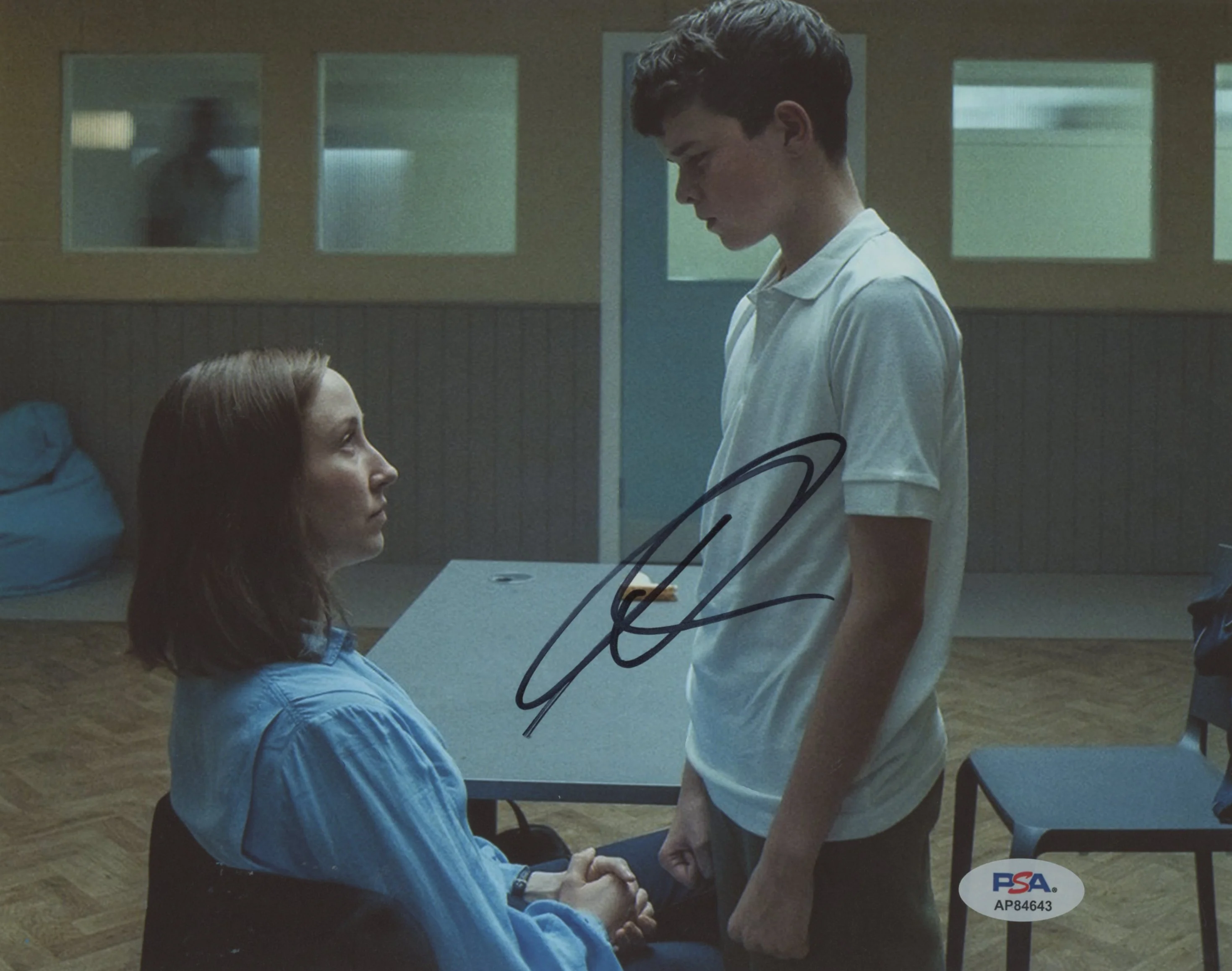 Erin Doherty Adolescence Authentic Signed 8x10 Horizontal Photo PSA/DNA #AP84643