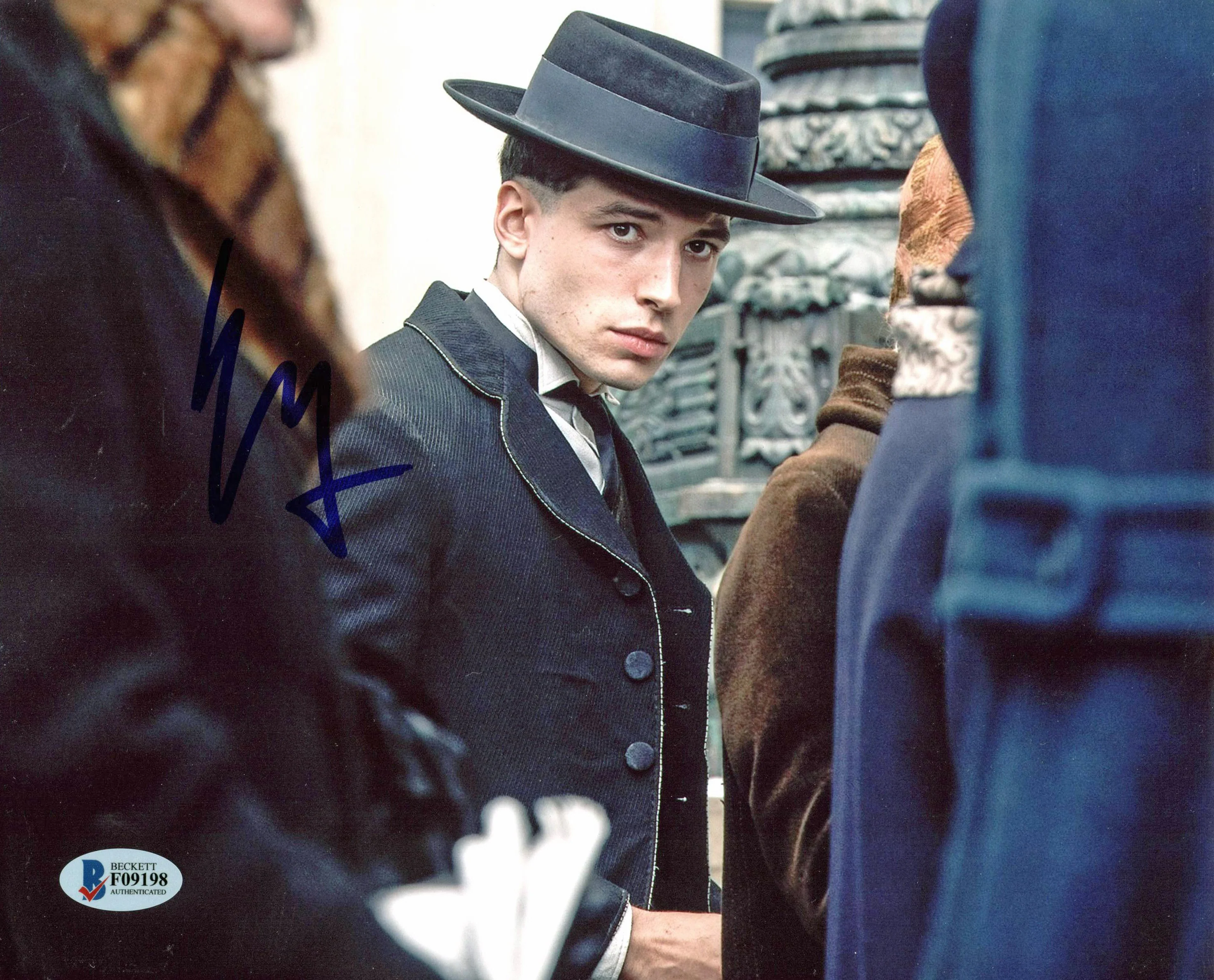 Ezra Miller Fantastic Beasts and Where to Find Them Signed 8x10 Photo BAS F09198 - Image 2