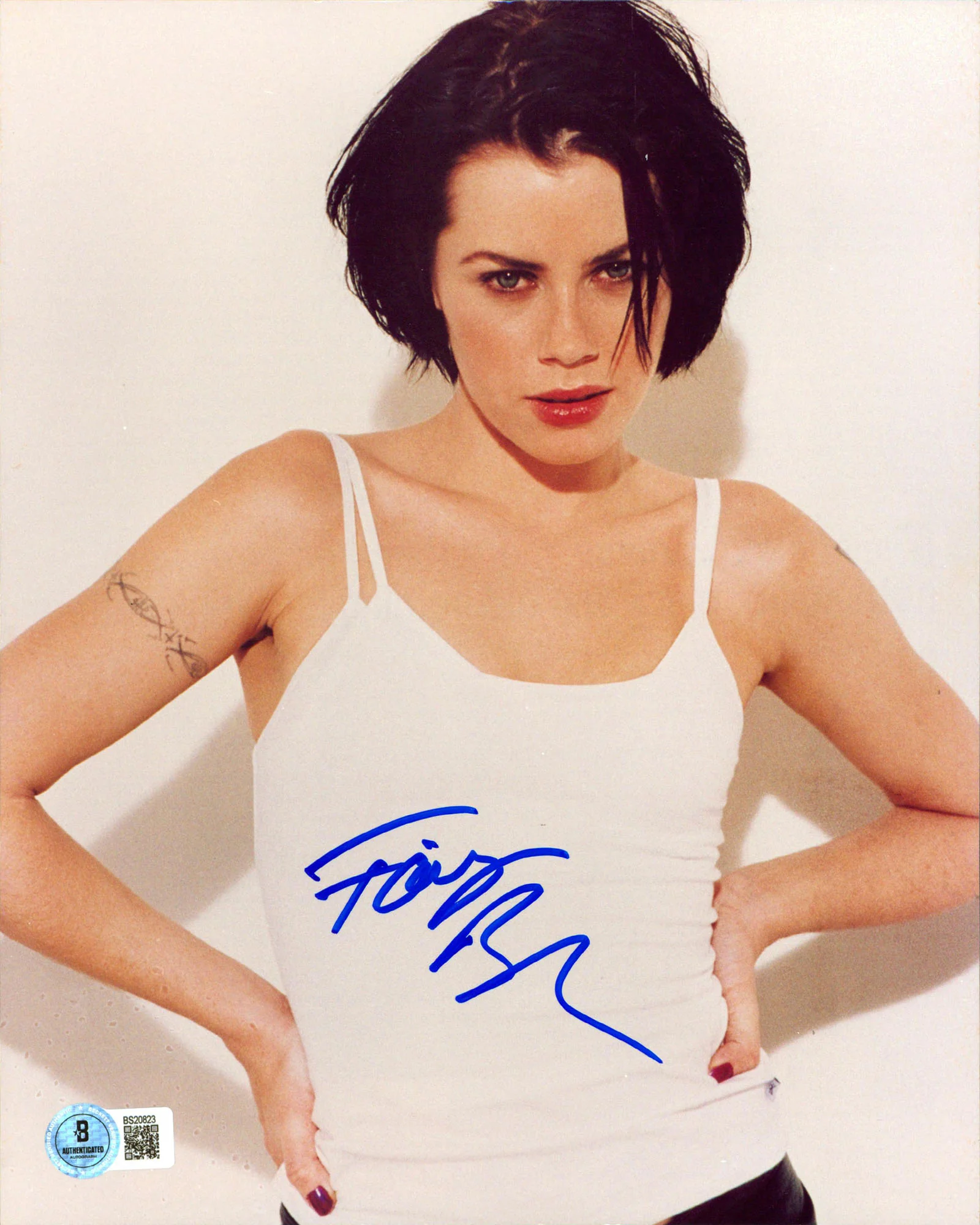 Fairuza Balk The Craft Authentic Signed 8x10 Vertical Photo BAS #BS20823 - Image 2