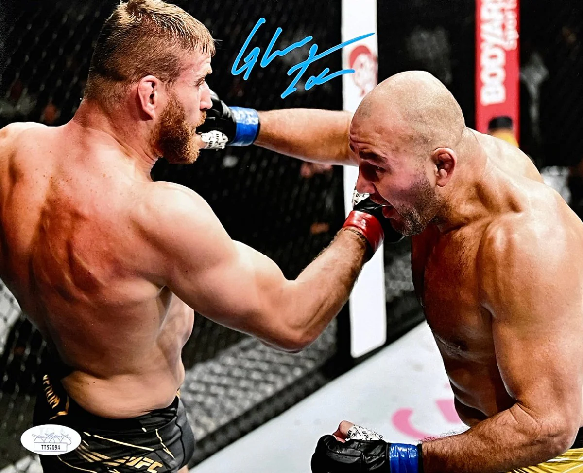 Glover Teixeira Signed 8x10 MMA Photo vs Jan Blachowicz JSA
