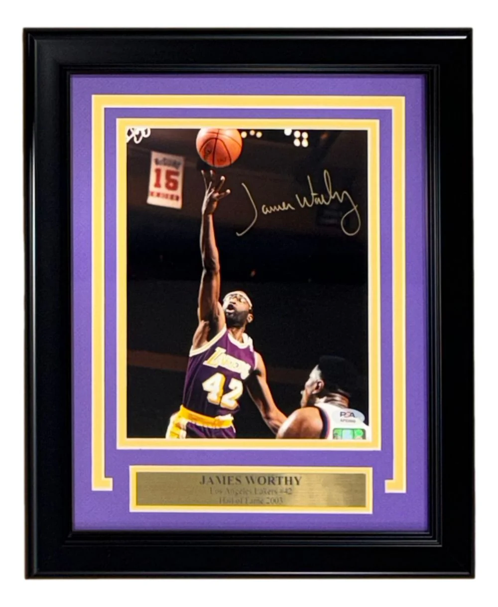 James Worthy Signed Framed 8x10 Los Angeles Lakers Photo PSA/DNA