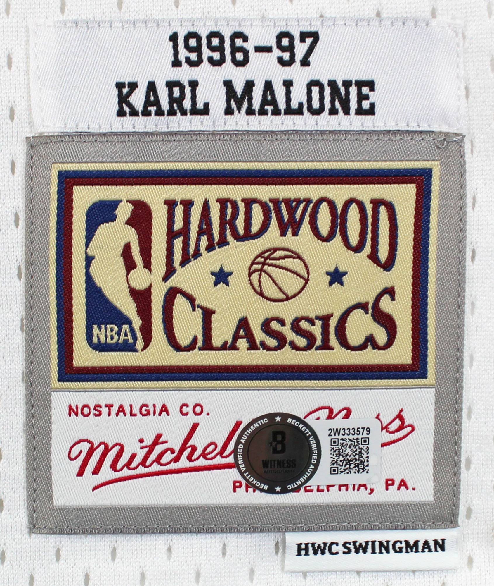 Jazz Karl Malone Signed 1996-97 White Mitchell & Ness Swingman Jersey BAS Wit - Image 6