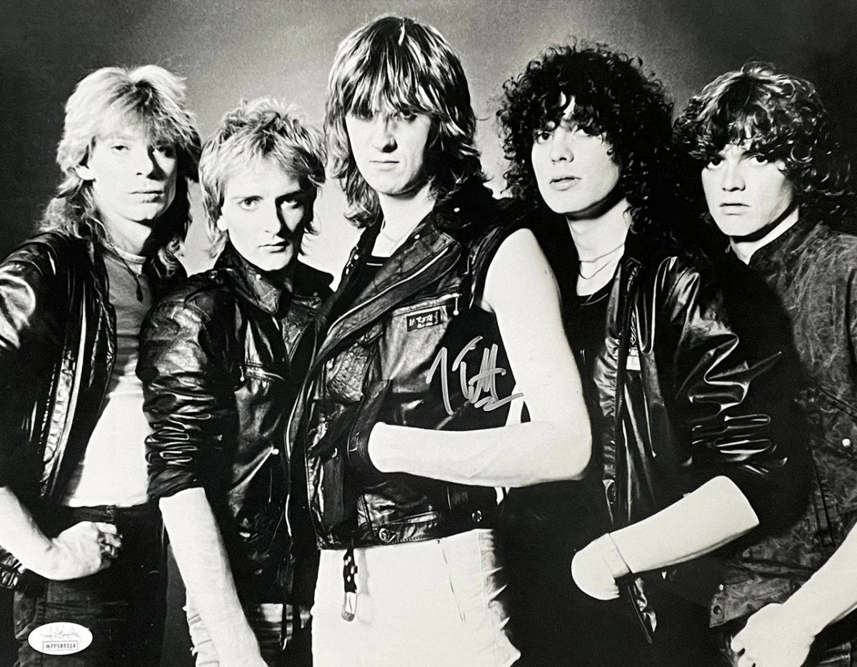 Joe Elliott Signed 11x14 Def Leppard Black And White Photo JSA ITP