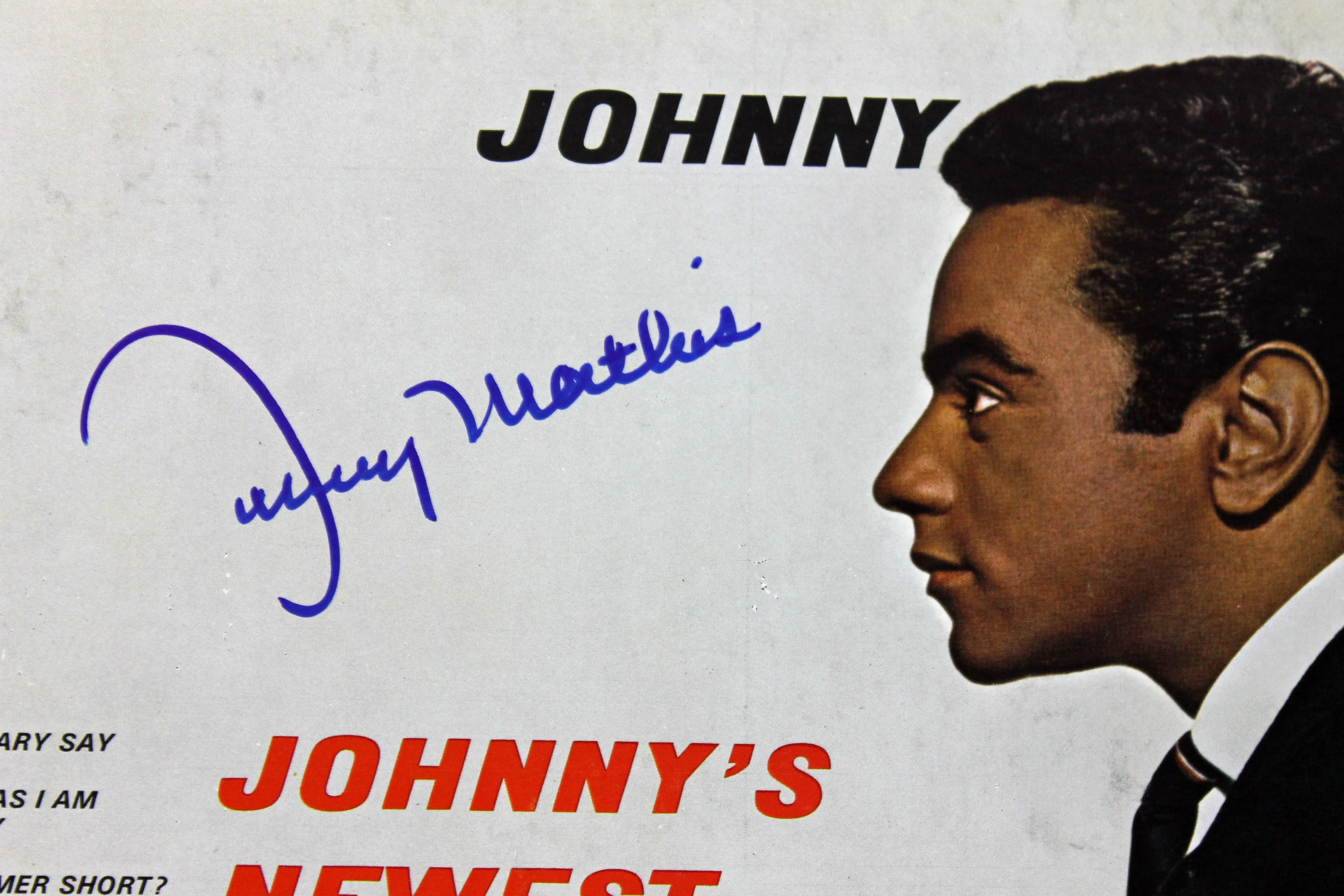 Johnny Mathis Authentic Signed Johnny's Newest Hits Album Cover PSA/DNA #AB43089 - Image 2
