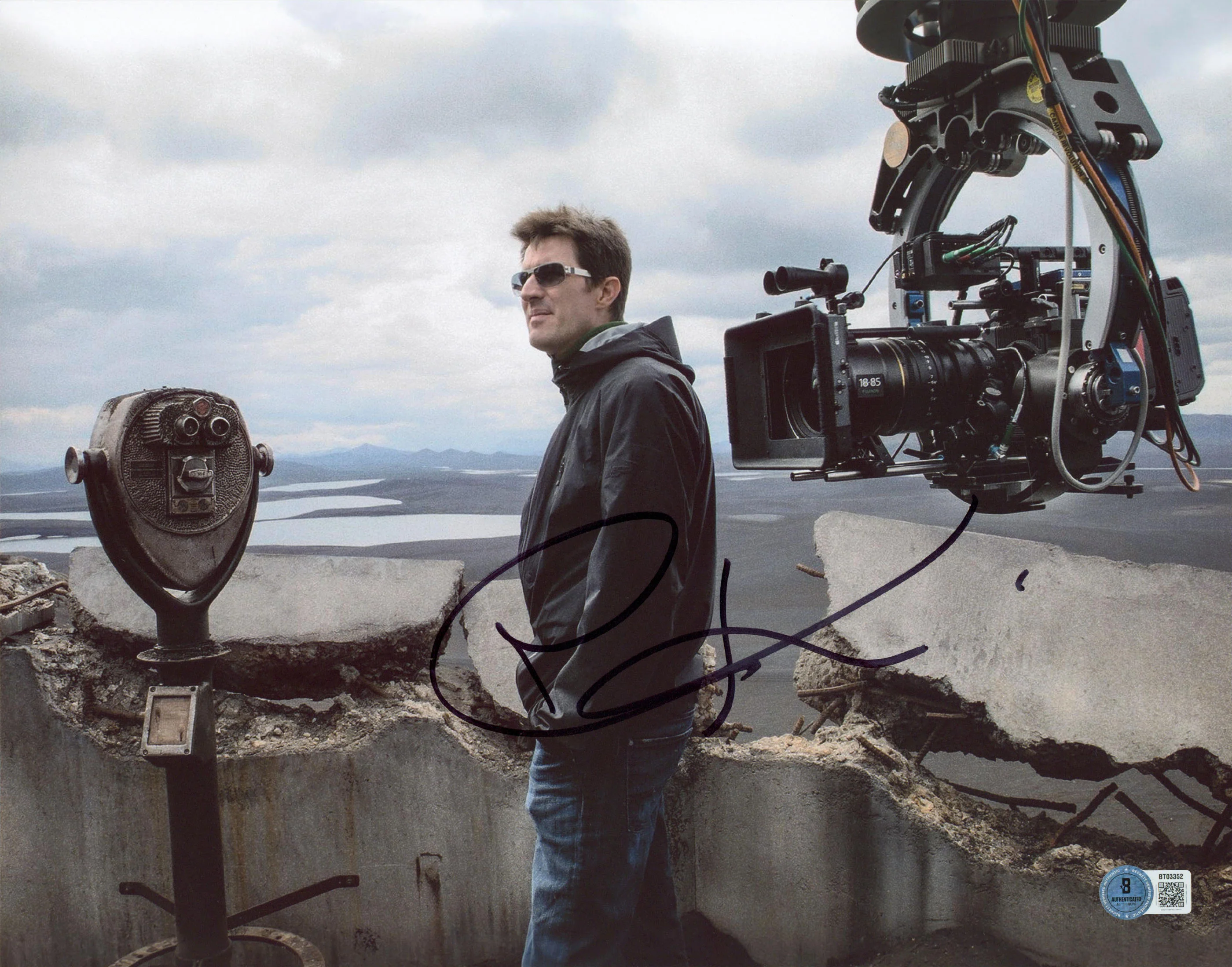 Joseph Kosinski Oblivion Authentic Signed 11x14 Horizontal Photo BAS #BT03352 - Image 2