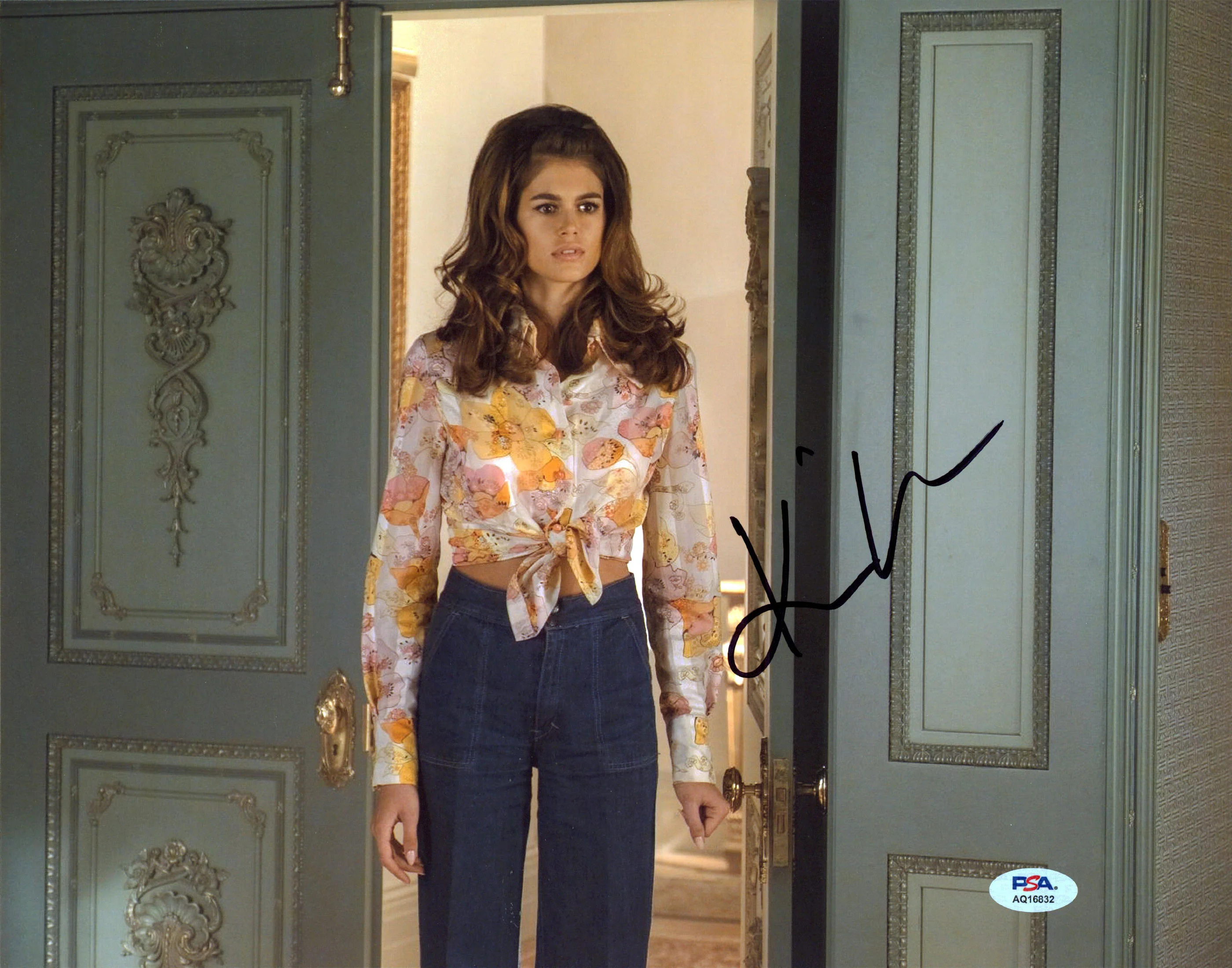 Kaia Gerber Palm Royale Authentic Signed 11x14 Horizontal Photo PSA/DNA #AQ16832 - Image 2