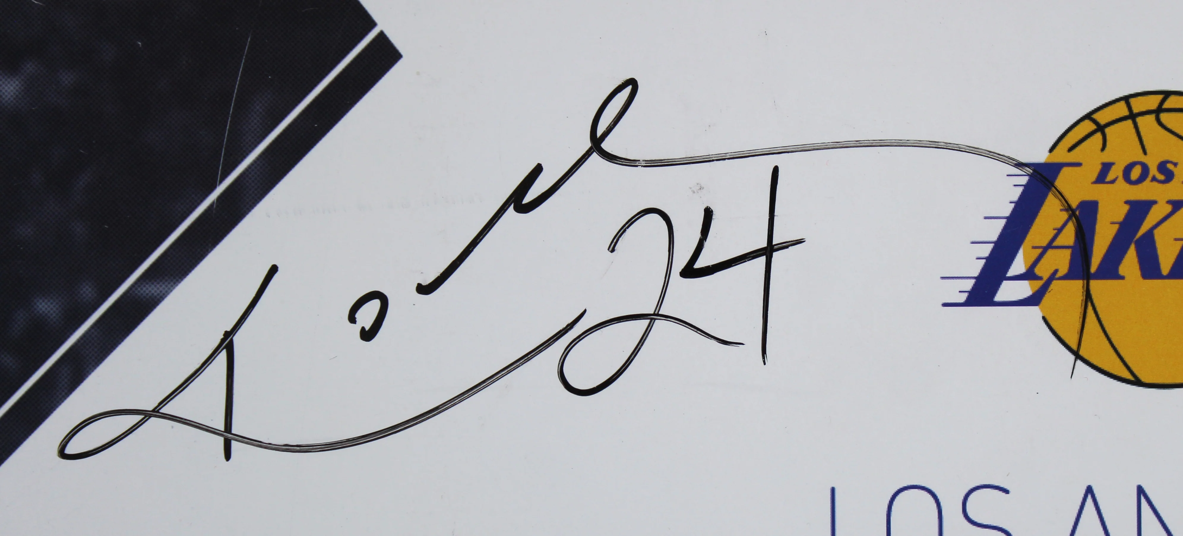 Lakers Kobe Bryant Signed 2015-16 Final Season Season Ticket Holder Book BAS - Image 3