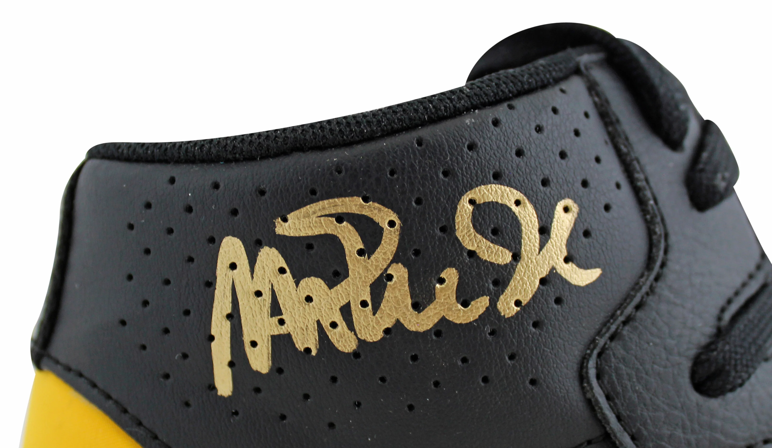 Lakers Magic Johnson Authentic Signed Right Black Converse Weapon Shoe BAS Wit - Image 3