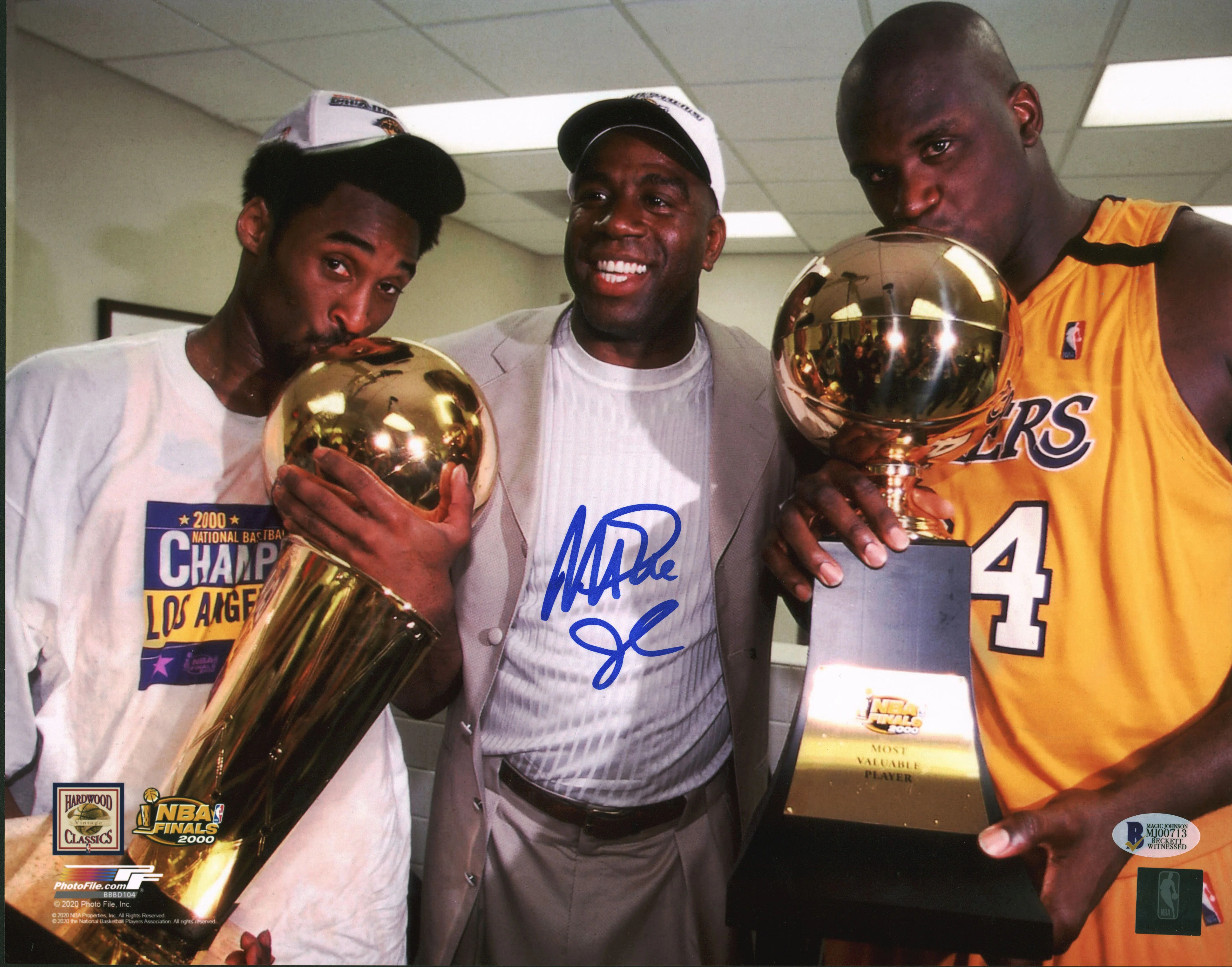 Lakers Magic Johnson Signed 11x14 2000 Finals w/ Shaq & Kobe Photo BAS Witnessed - Image 2