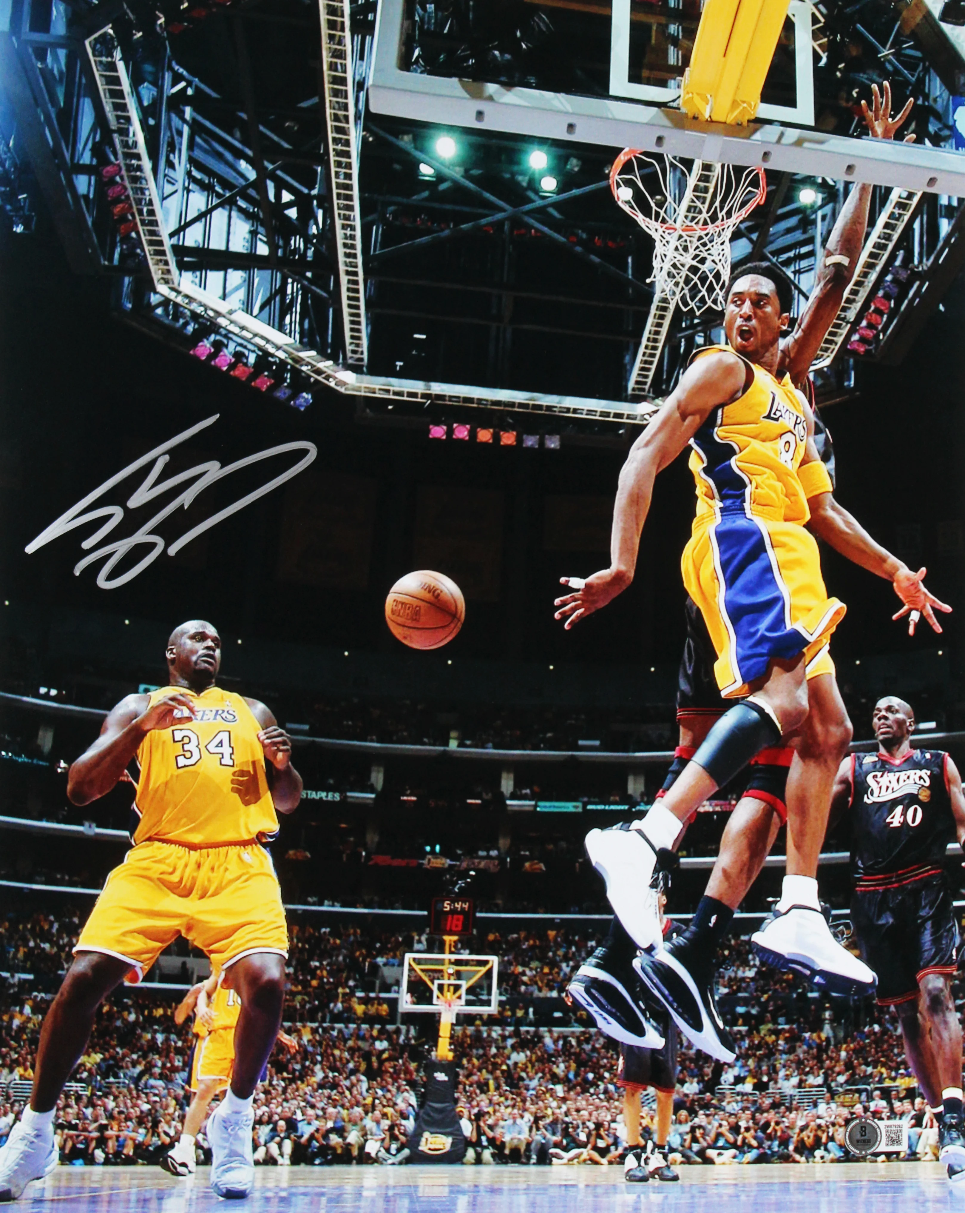 Lakers Shaquille O'Neal Signed 16x20 Vertical Photo Vs Sixers BAS Witnessed - Image 2