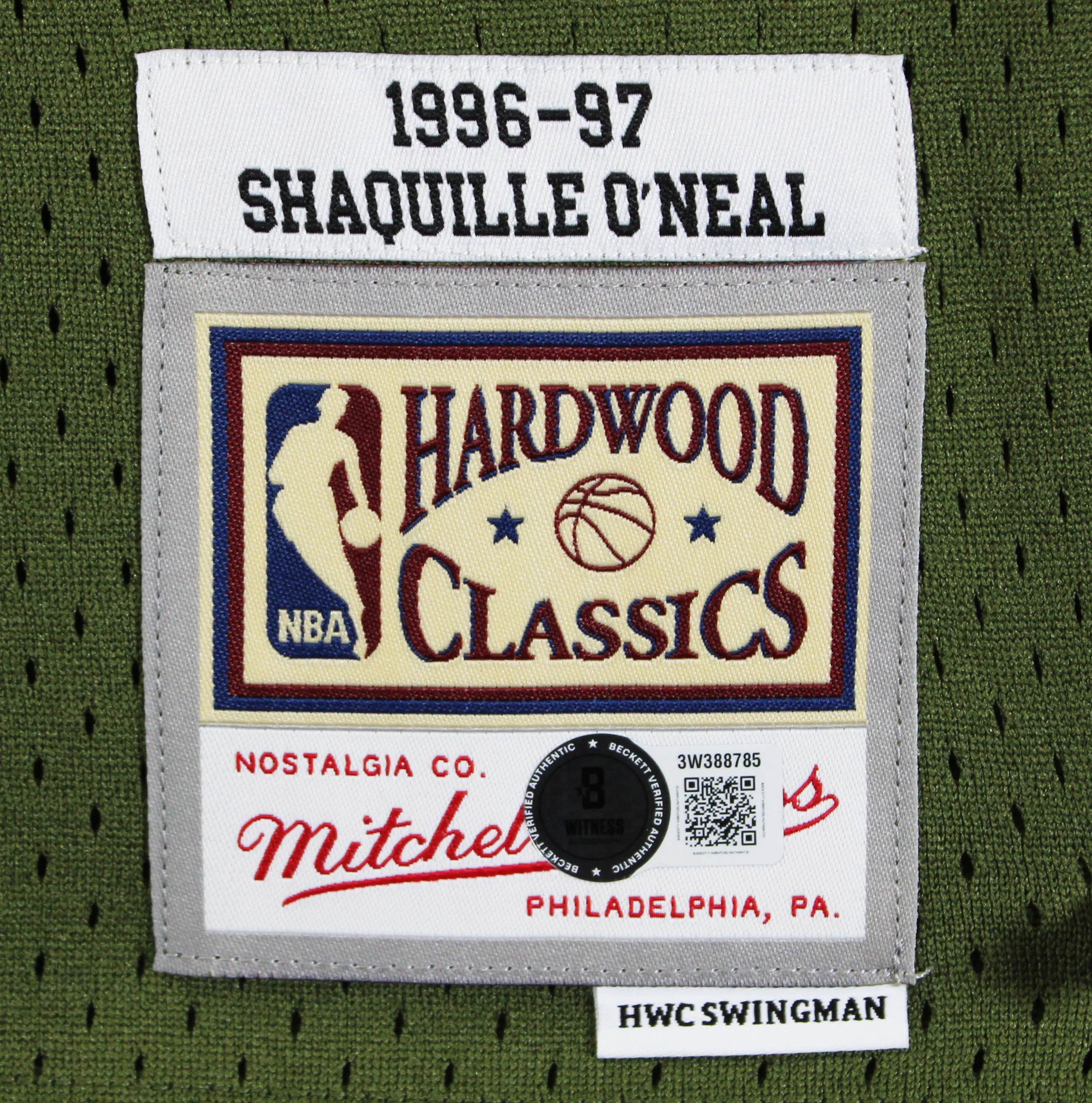 Lakers Shaquille O'Neal Signed Green M&N 1996-97 HWC Swingman Jersey BAS Witness - Image 7