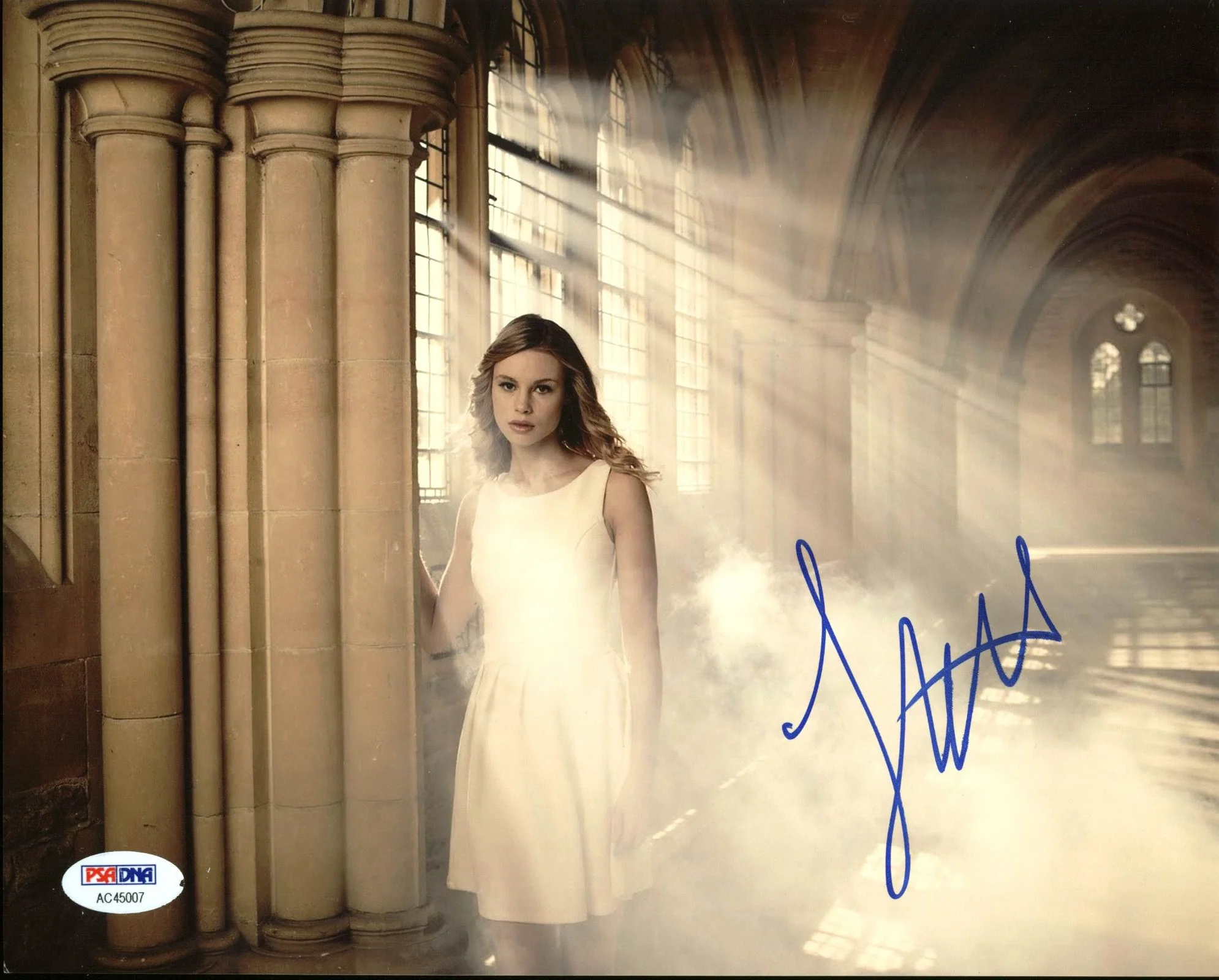 Lucy Fry Sexy Authentic Signed 8X10 Photo Autographed PSA/DNA #AC45007