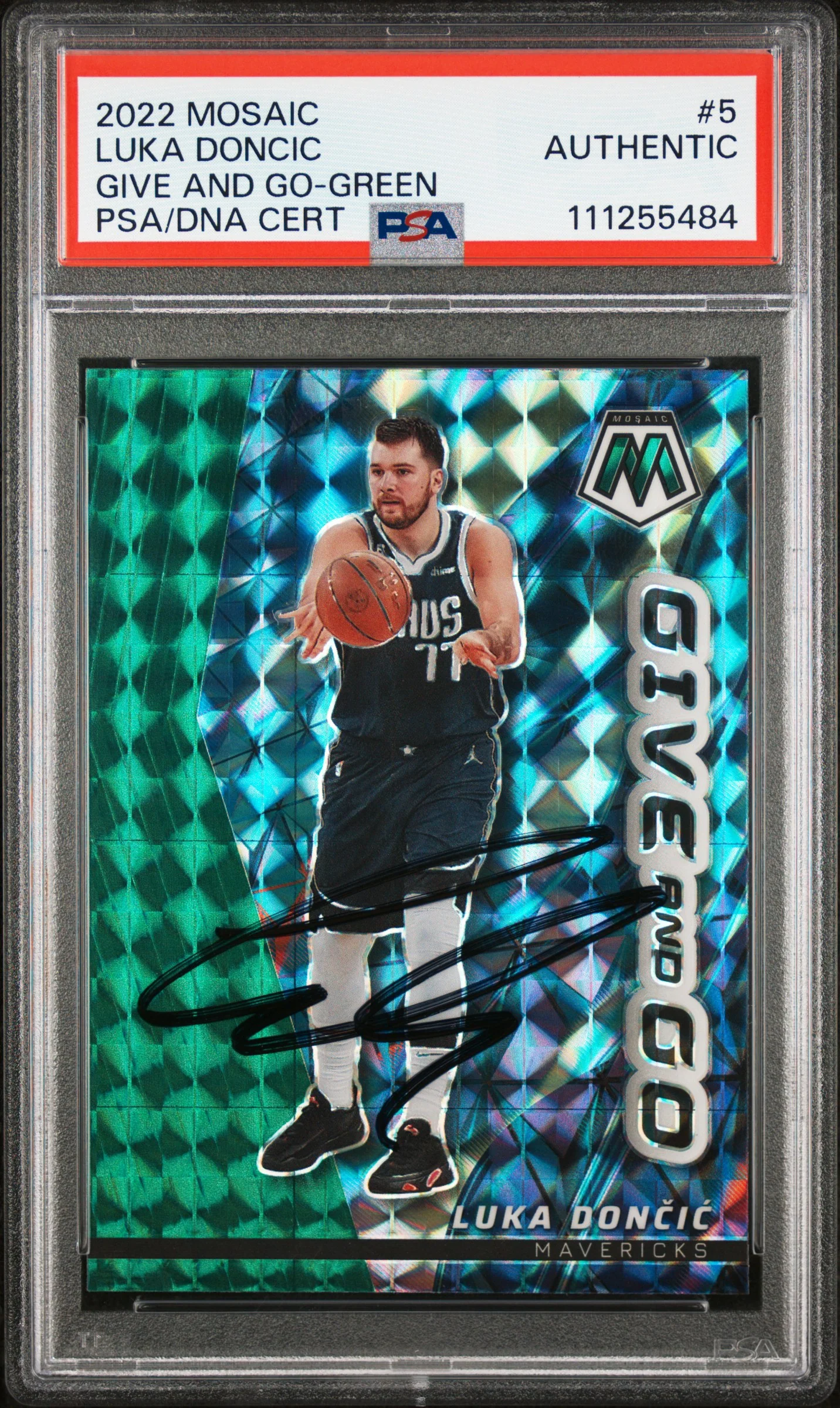 Luka Doncic Signed 2022 Mosaic Give and Go Green Prizm #5 Card PSA Slabbed - Image 2
