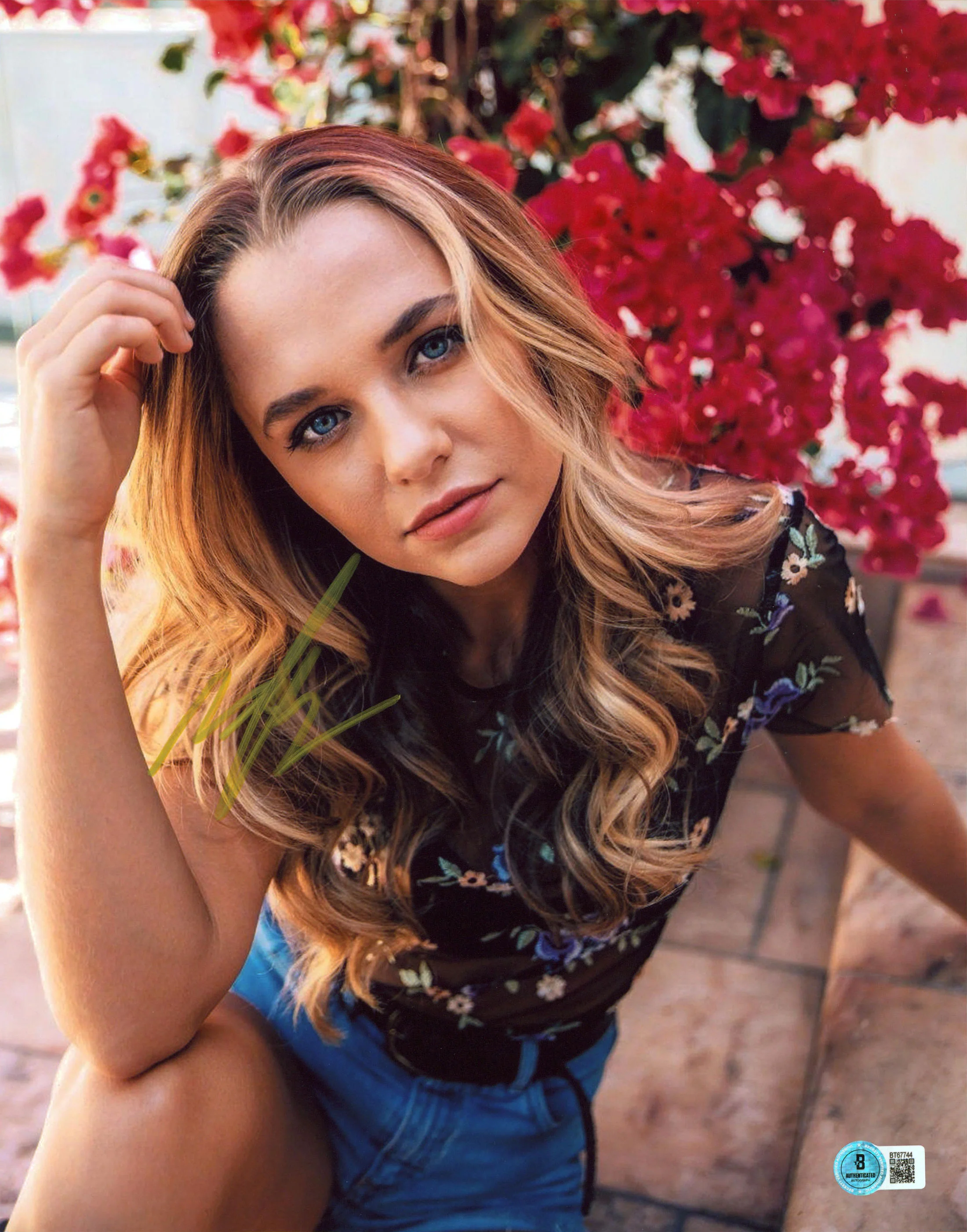 Madison Iseman Still The King Authentic Signed 11x14 Vertical Photo BAS #BT67744 - Image 2