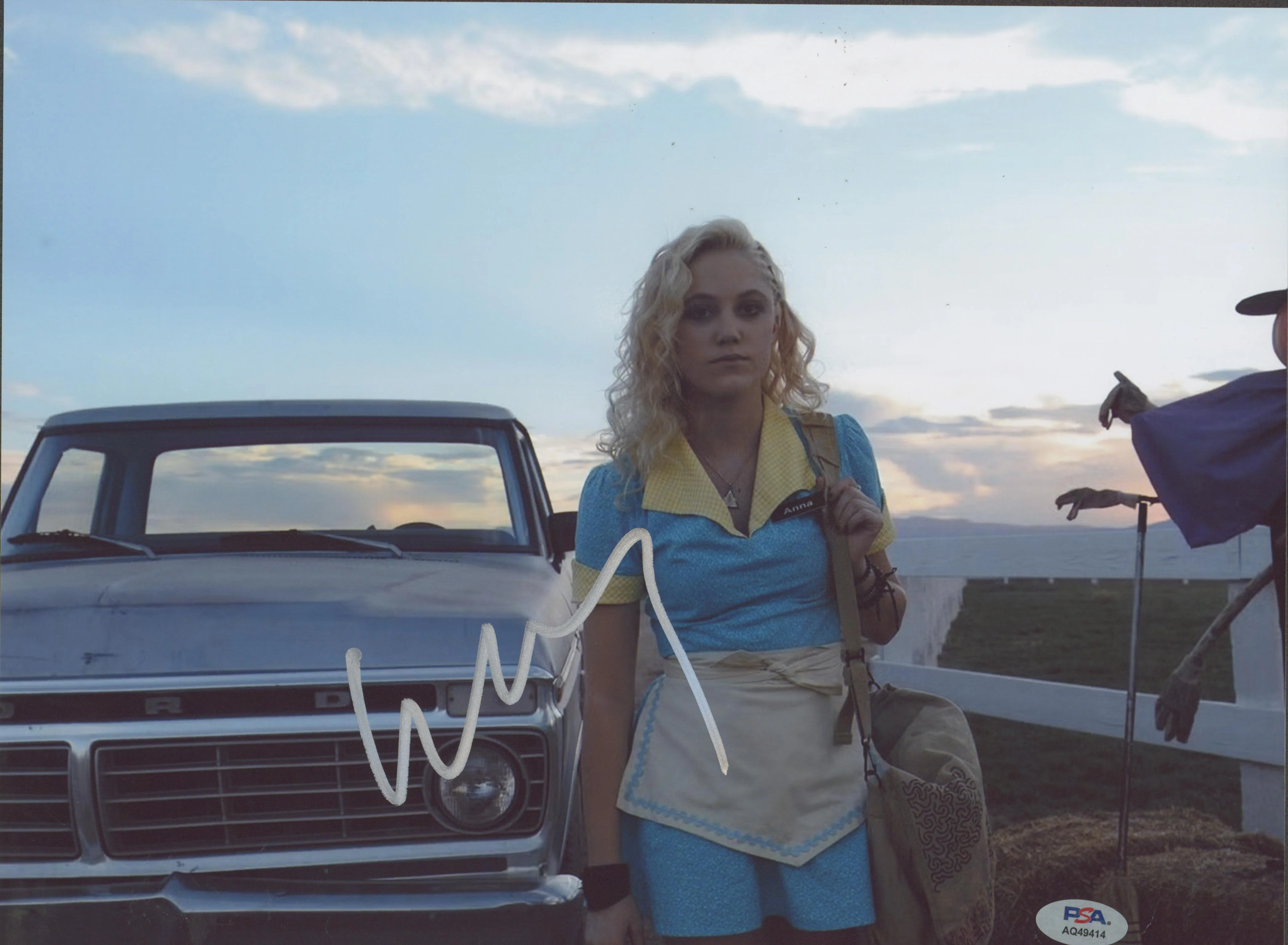 Maika Monroe The Guest Authentic Signed 11x14 Horizontal Photo PSA/DNA #AQ49414