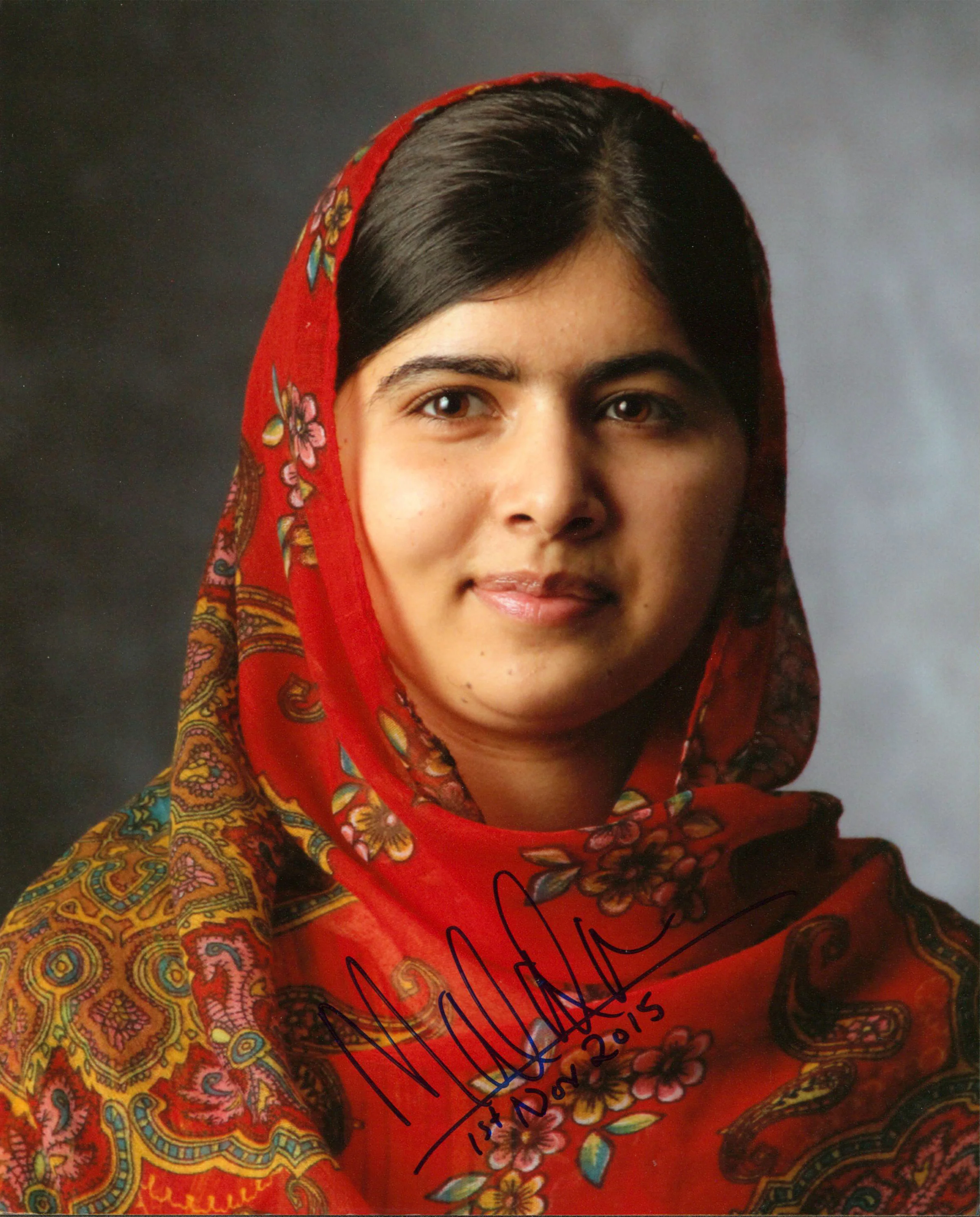 Malala Yousafzai Youngest Nobel Prize Laureate Signed 8x10 Photo JSA #Z58204 - Image 2
