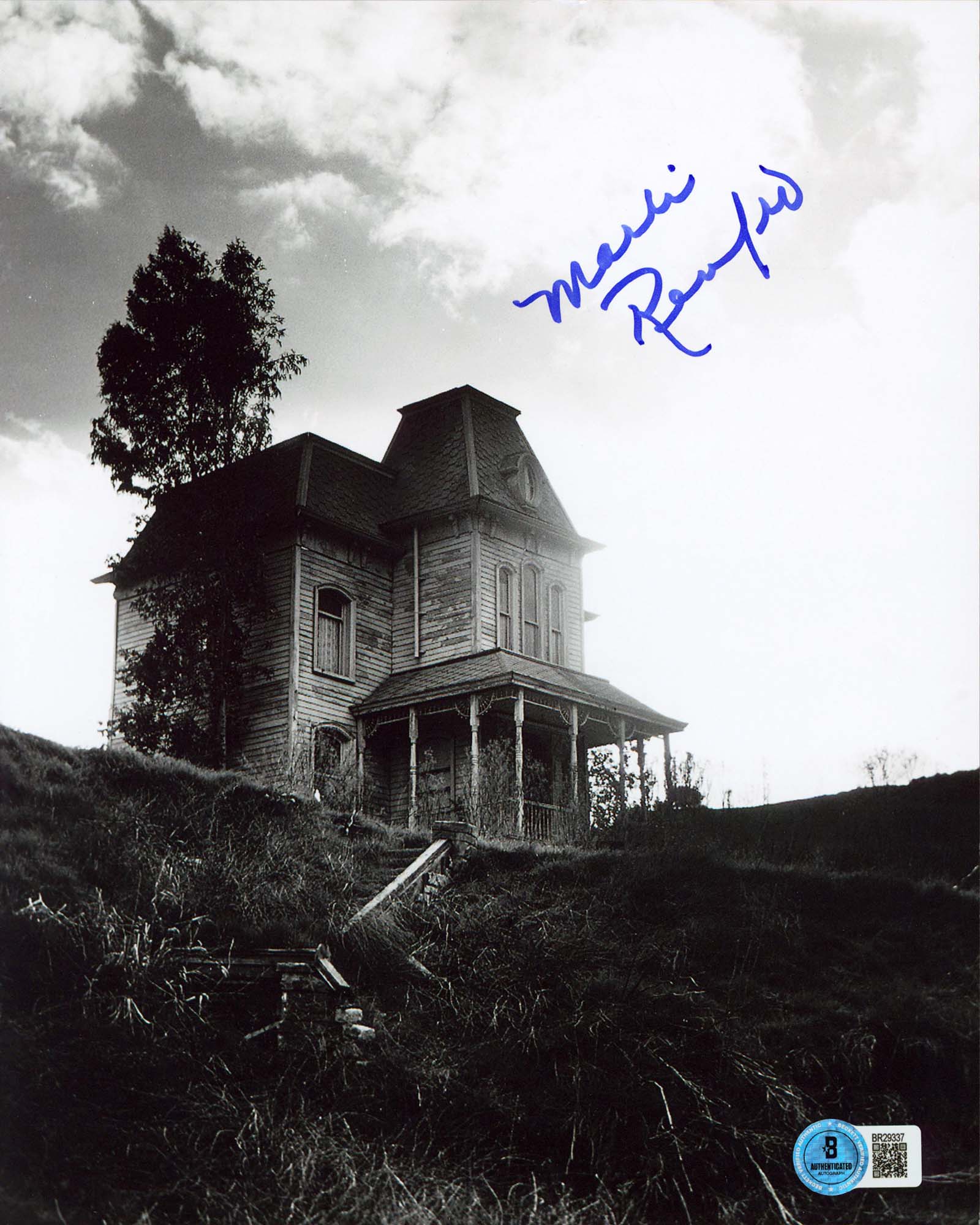 Marli Renfro Bates Motel Authentic Signed 8x10 Vertical Photo BAS #BR29337 - Image 2